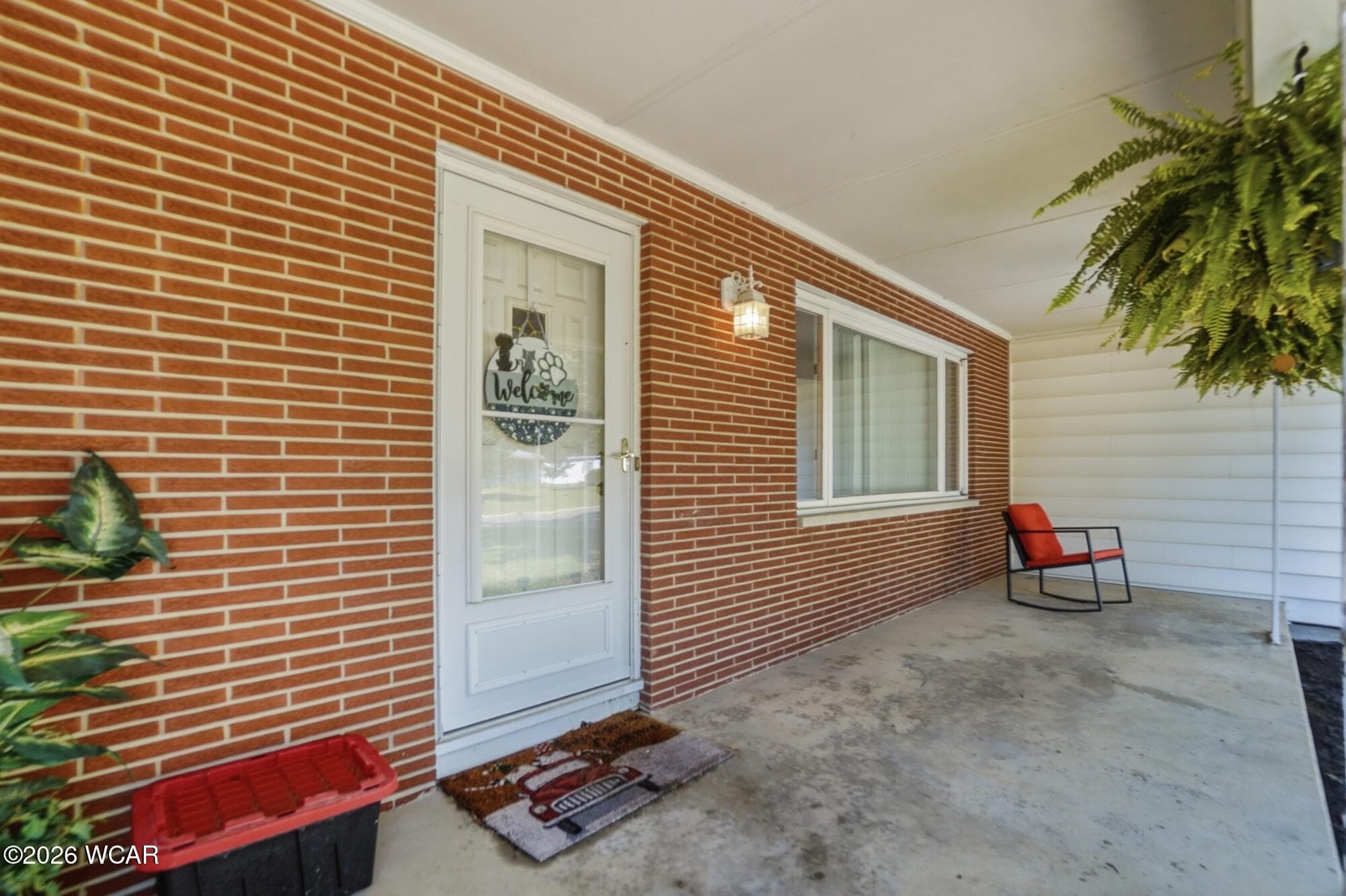 1521 Latham photo 4