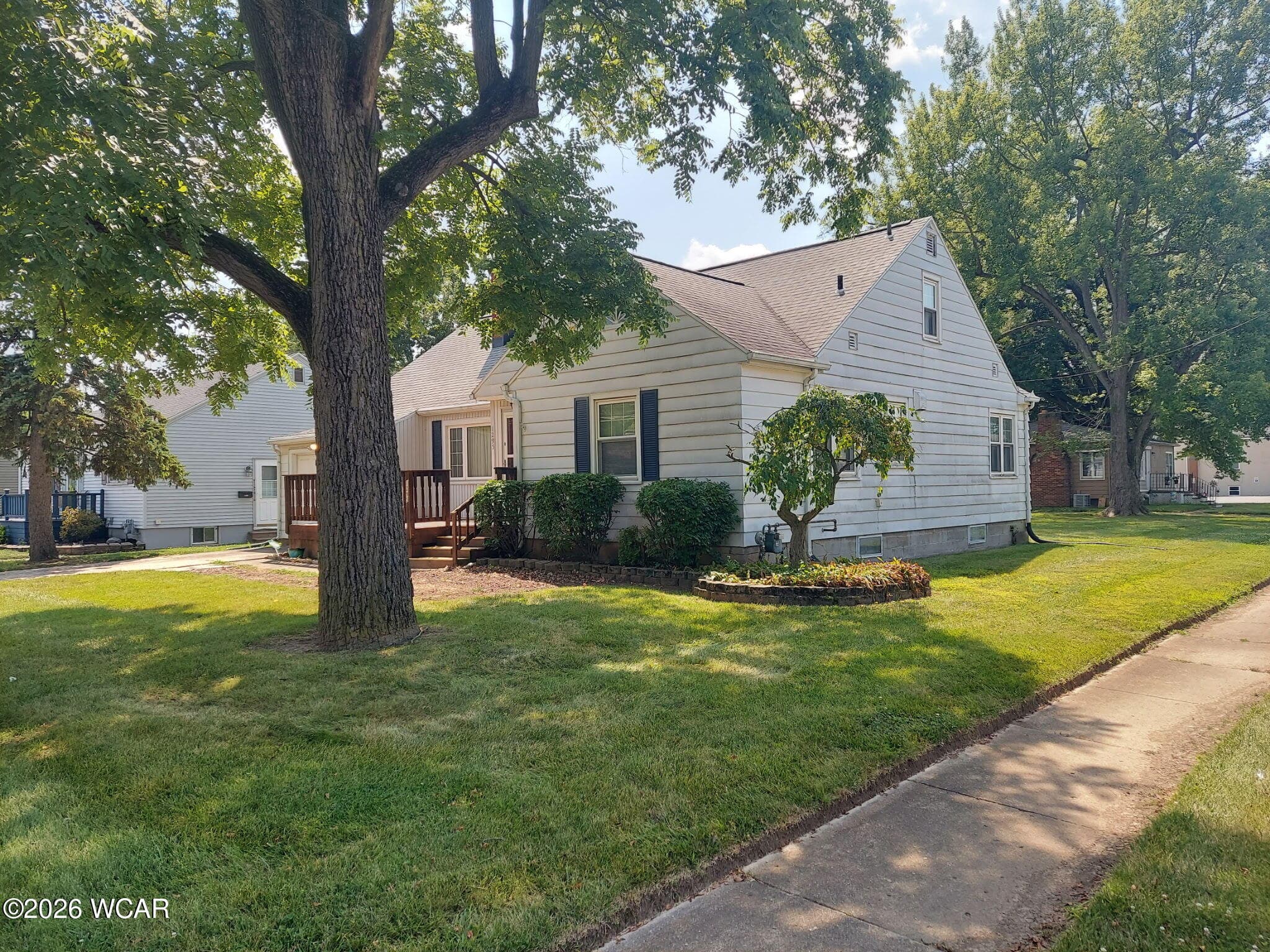 1295 Metcalf photo 2