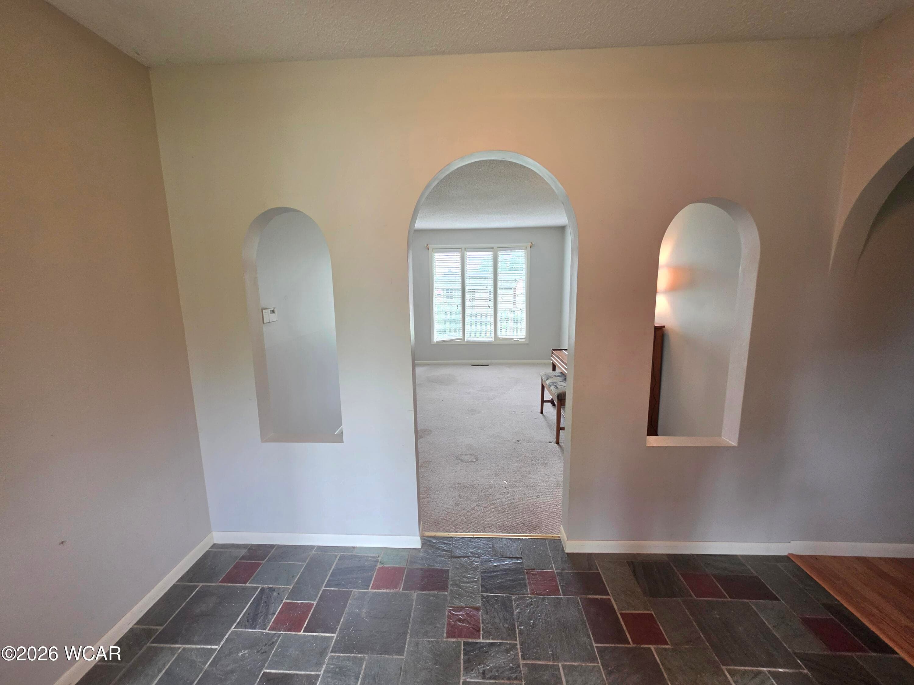 745 Eastgate photo 4