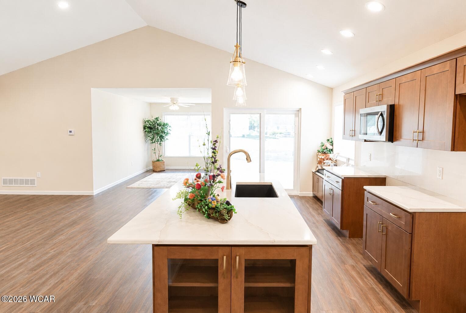 206 Eagles Point photo 4