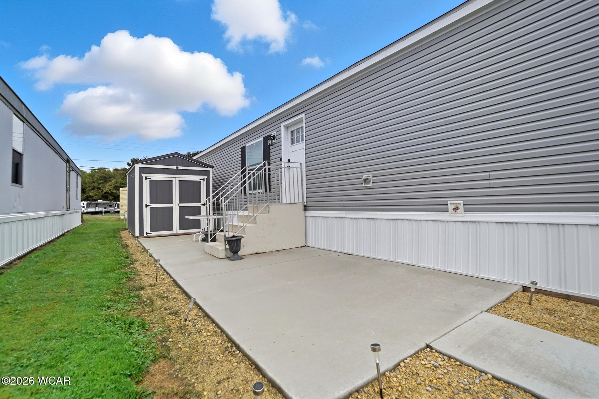 1643 Breese photo 3