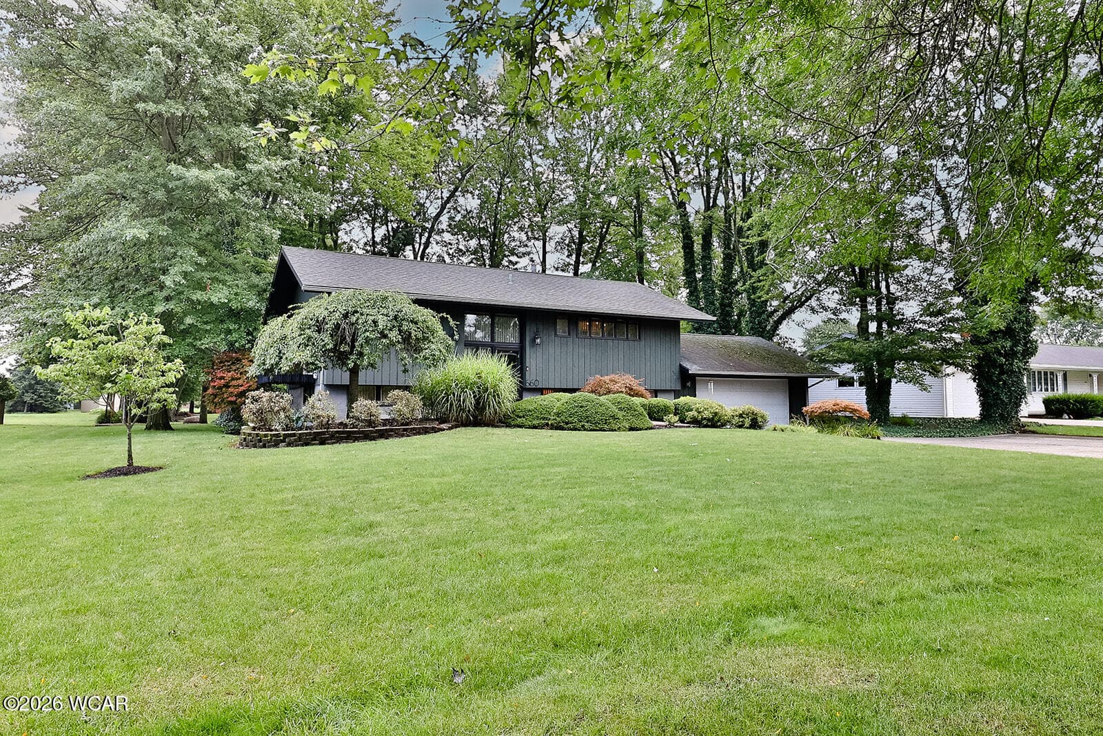660 Gilmore photo 2