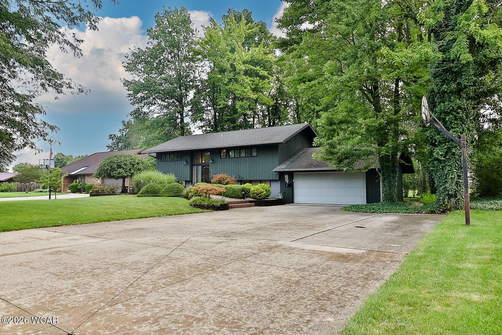 660 Gilmore photo 3
