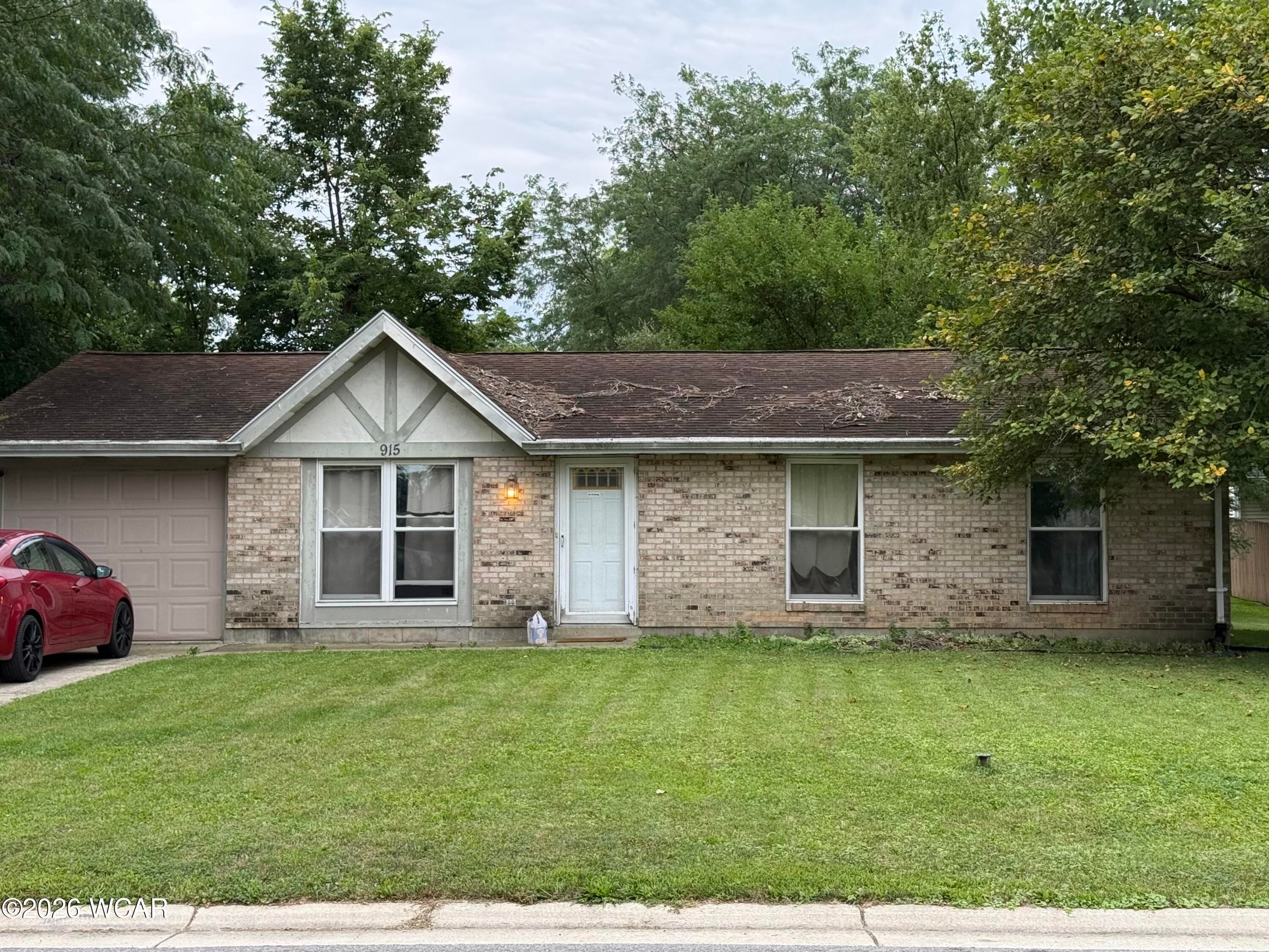915 Canterbury