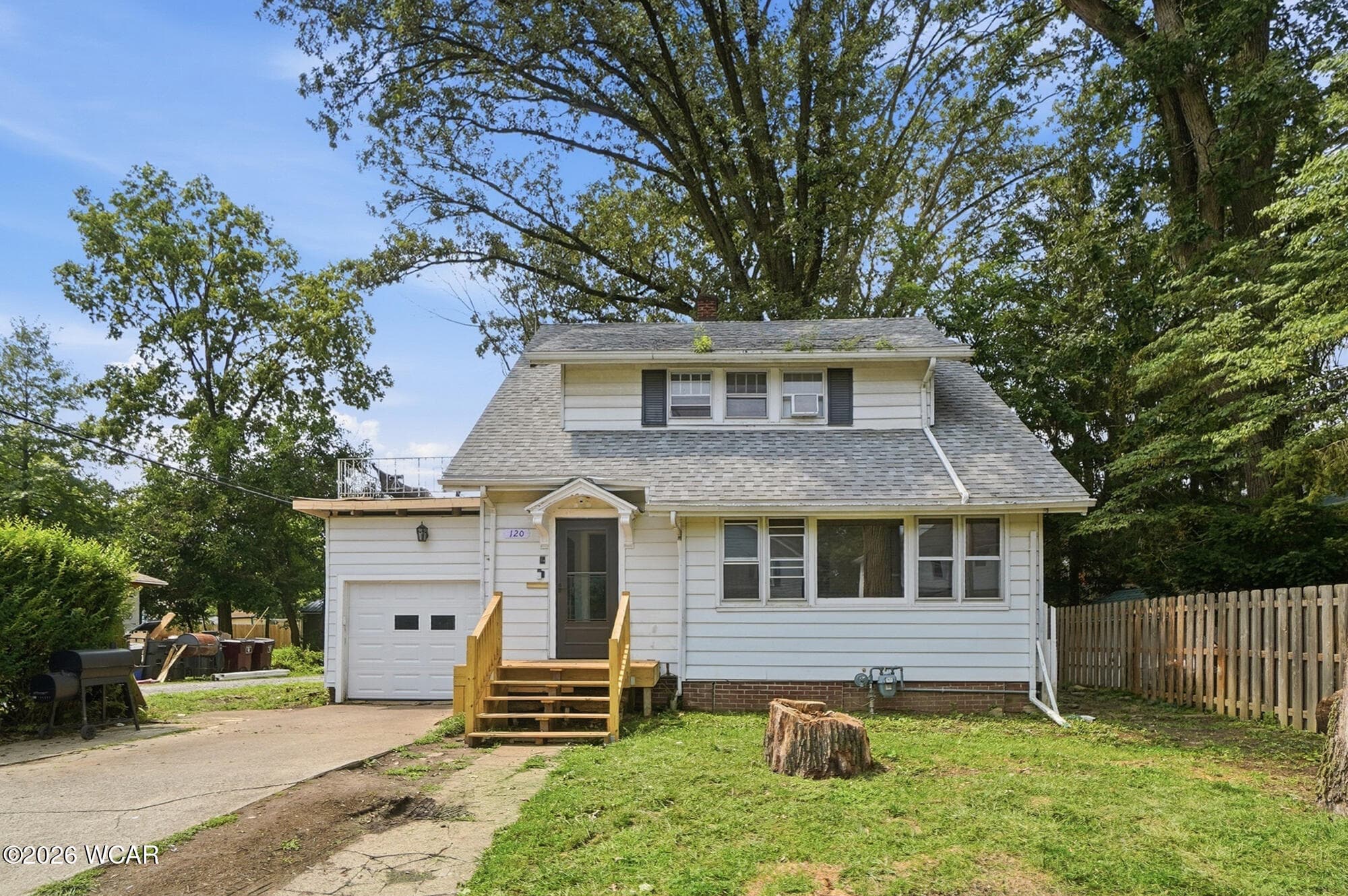 120 Woodlawn photo 2