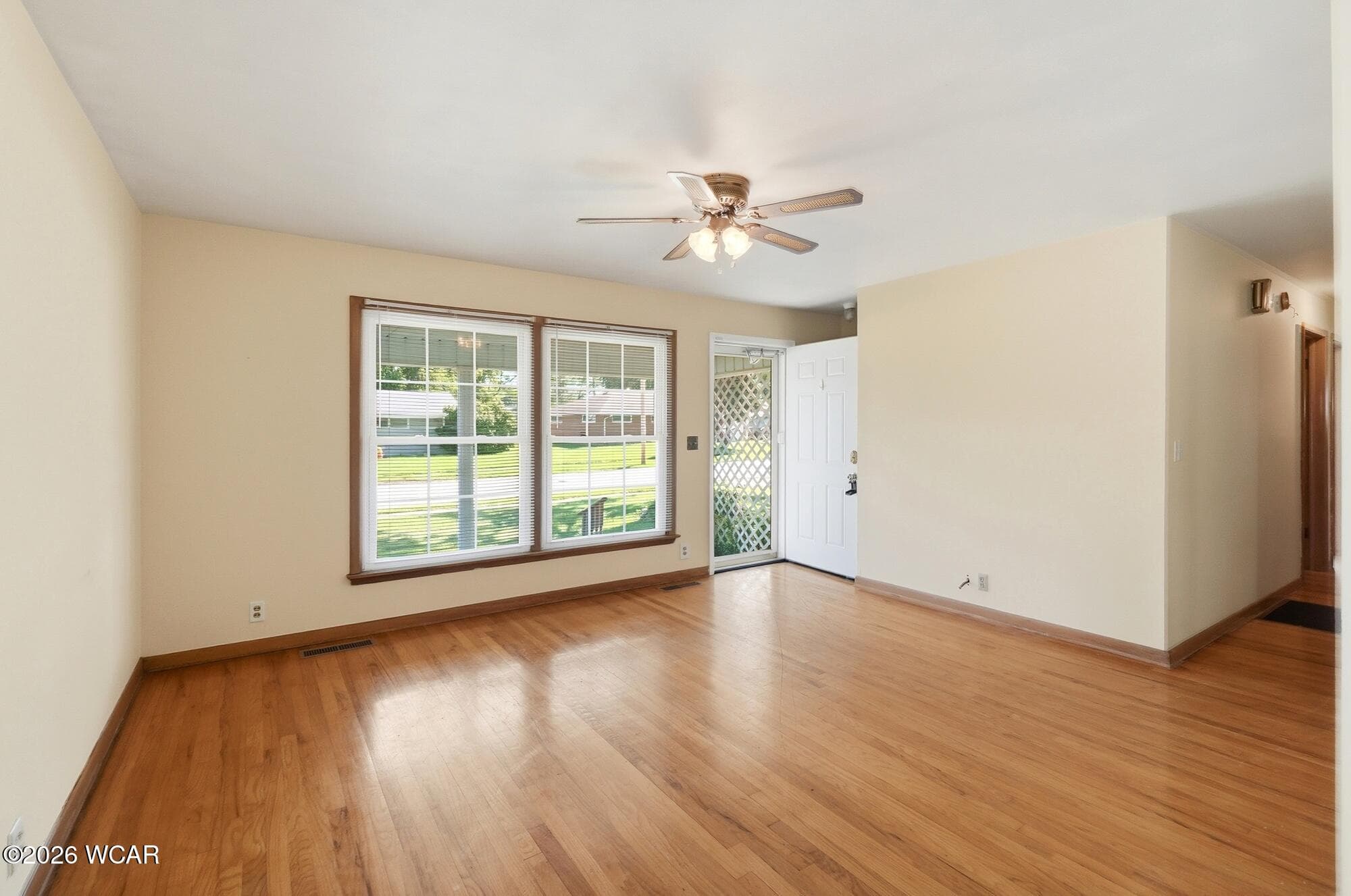 417 Lewis photo 3