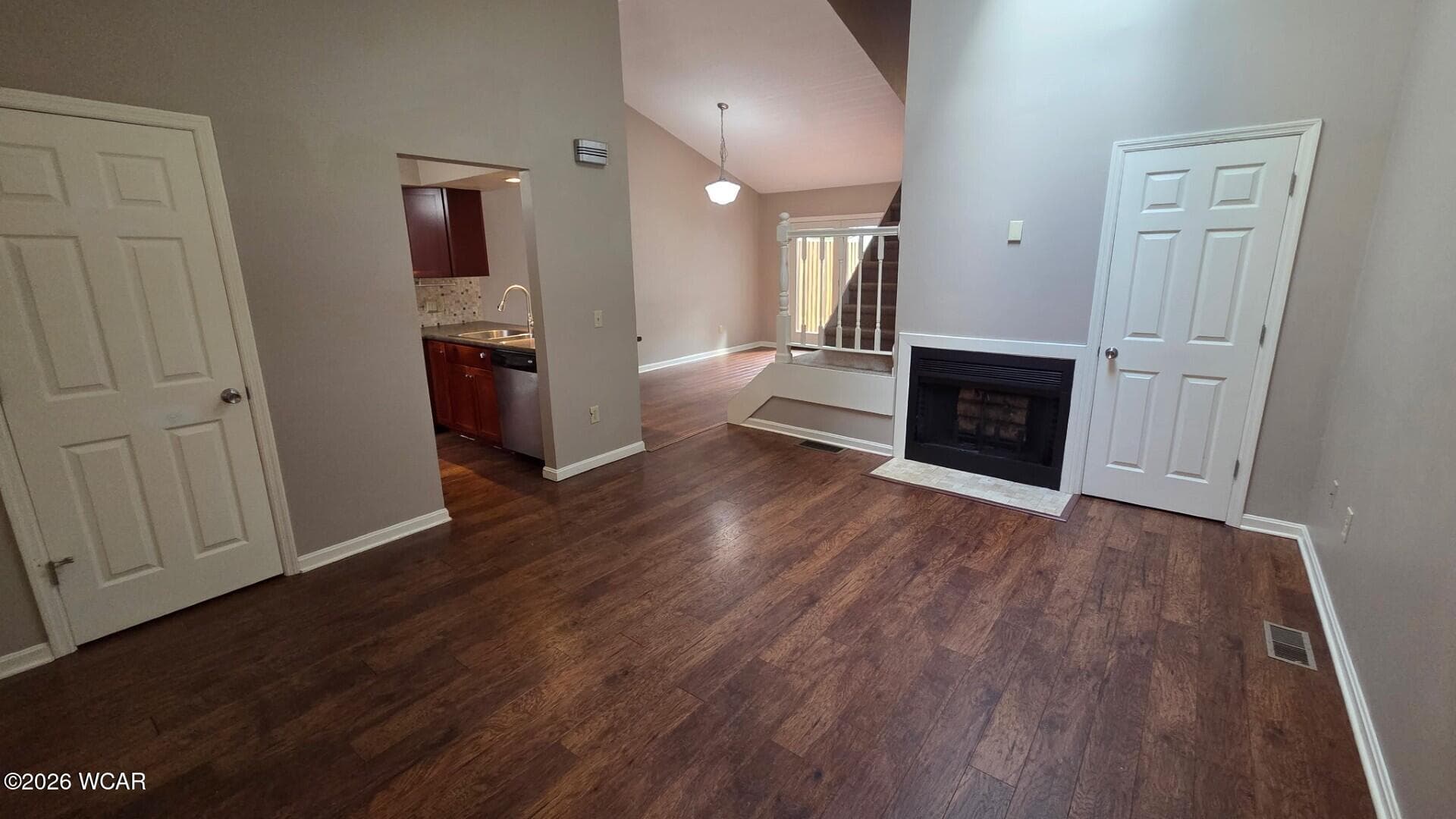1228 Lincoln photo 2