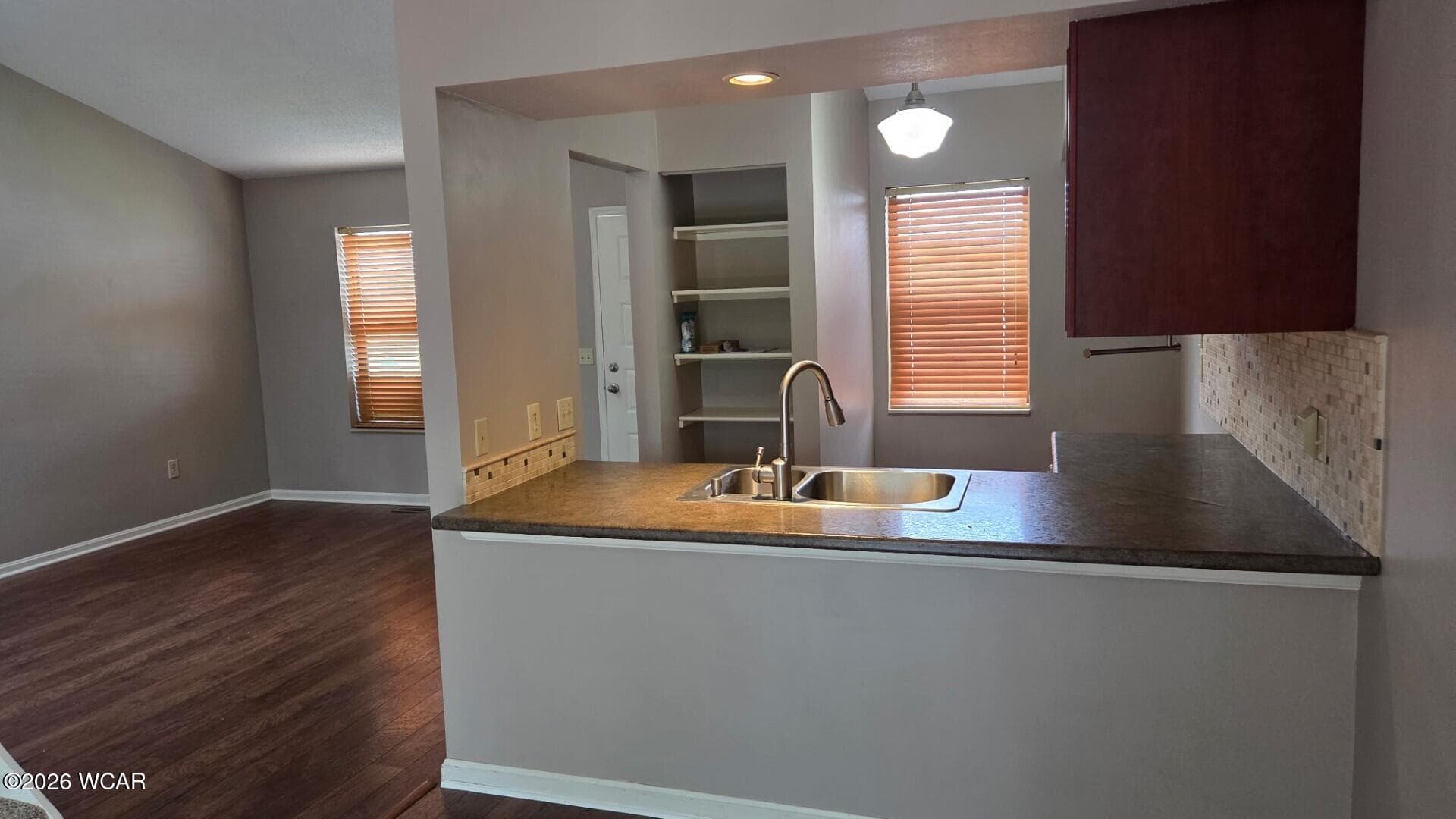 1228 Lincoln photo 5
