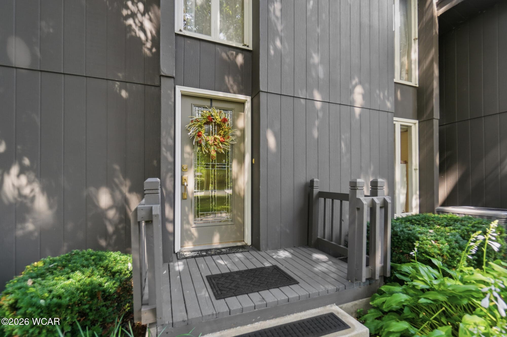 2600 Shoreline photo 2