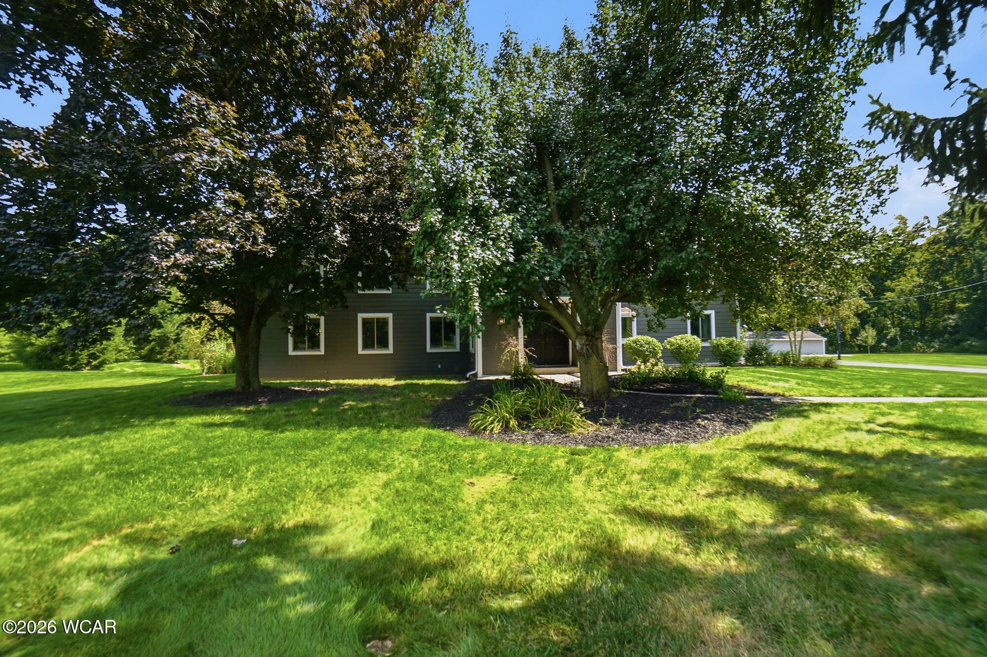 90 Hawthorne photo 4