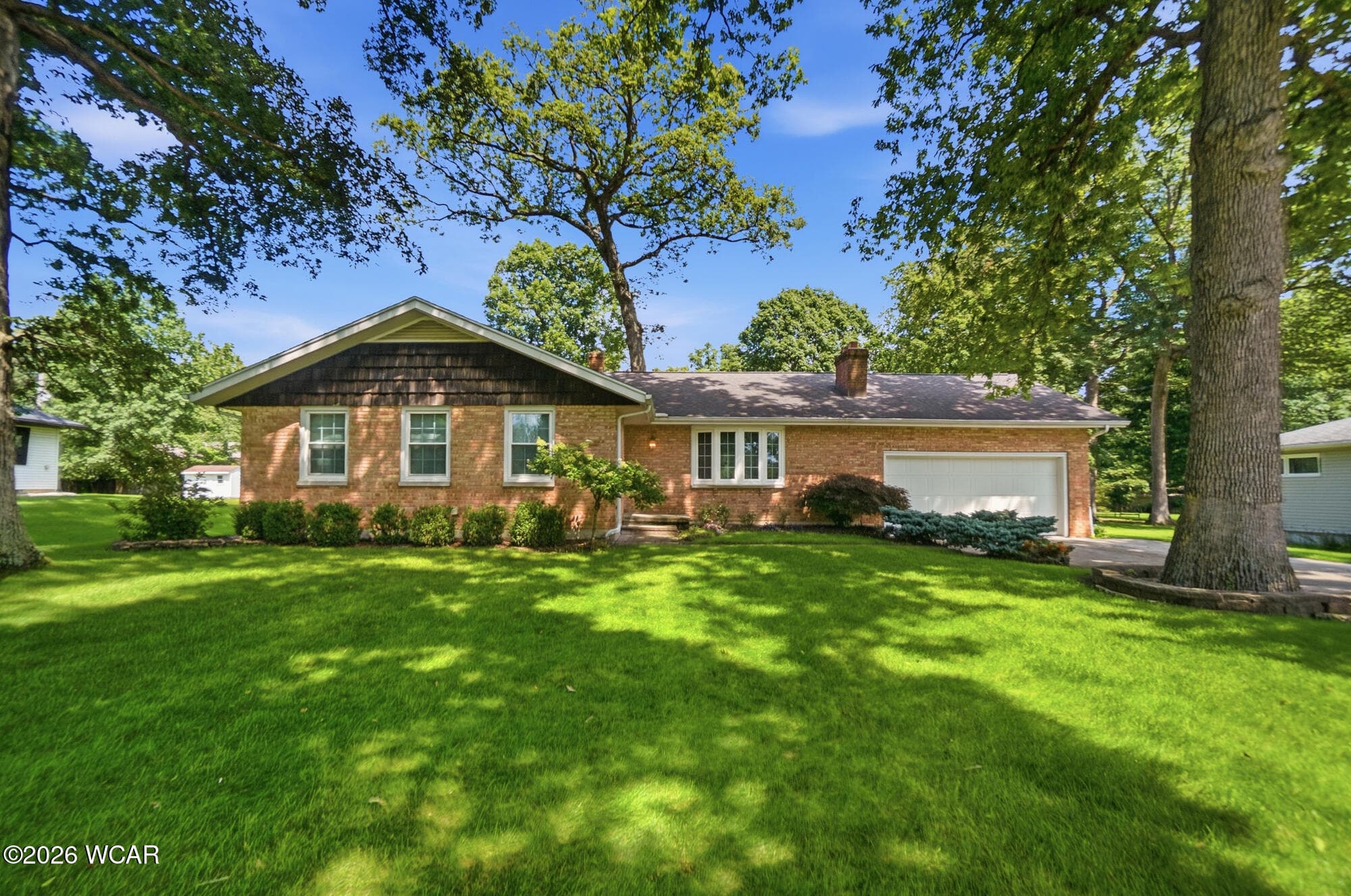 3700 Groves