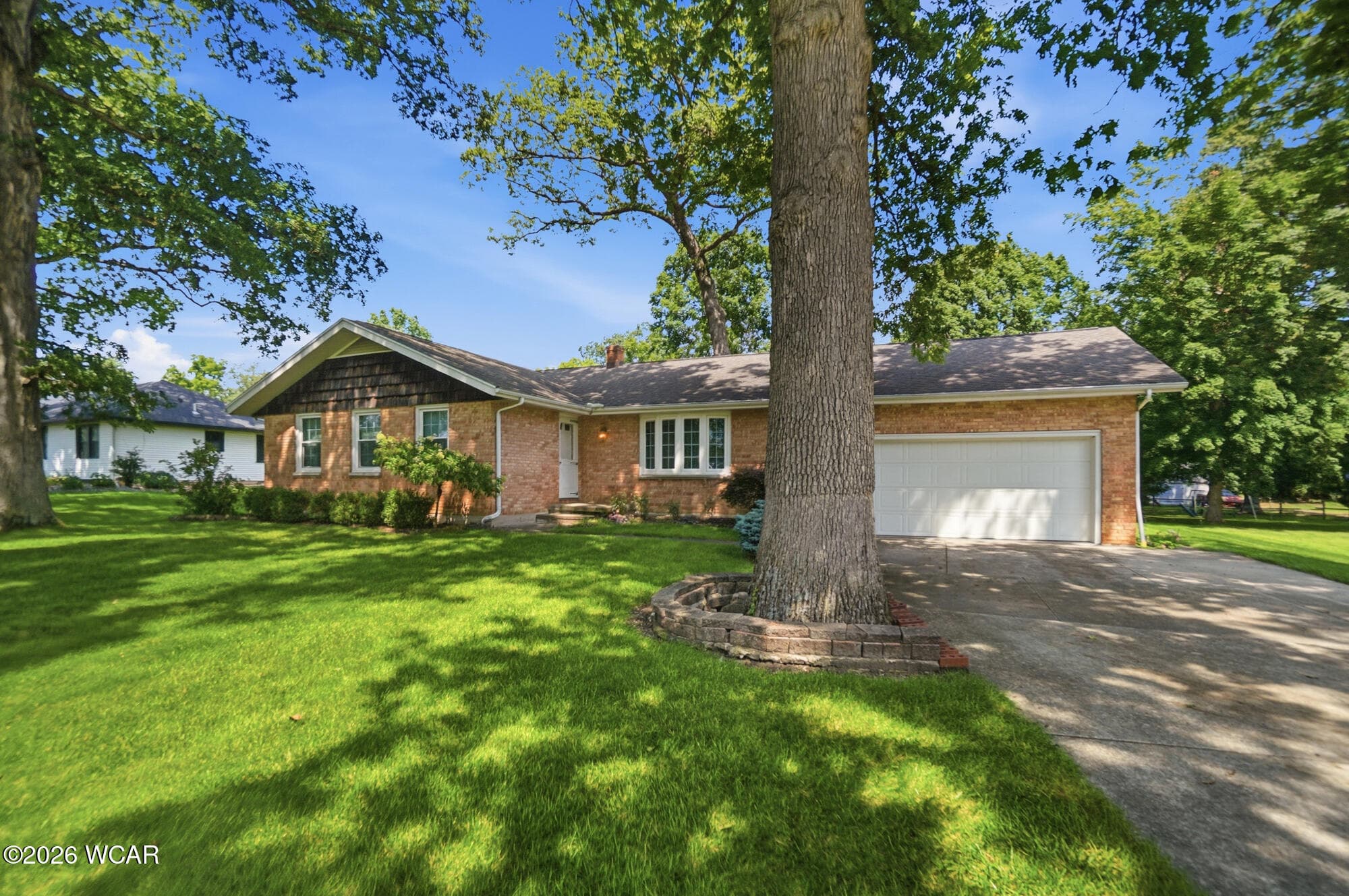 3700 Groves photo 3