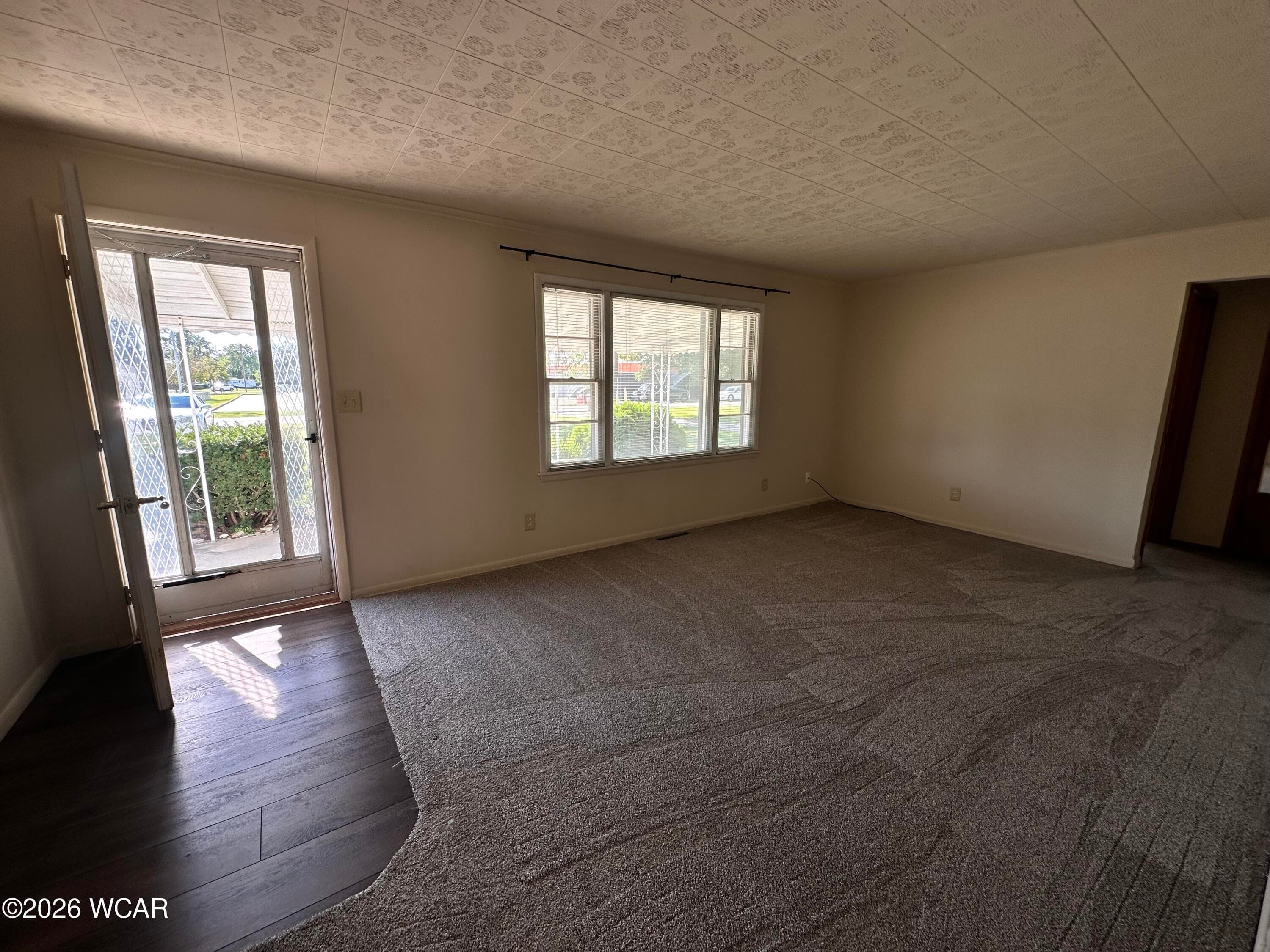 302 Hillcrest photo 5