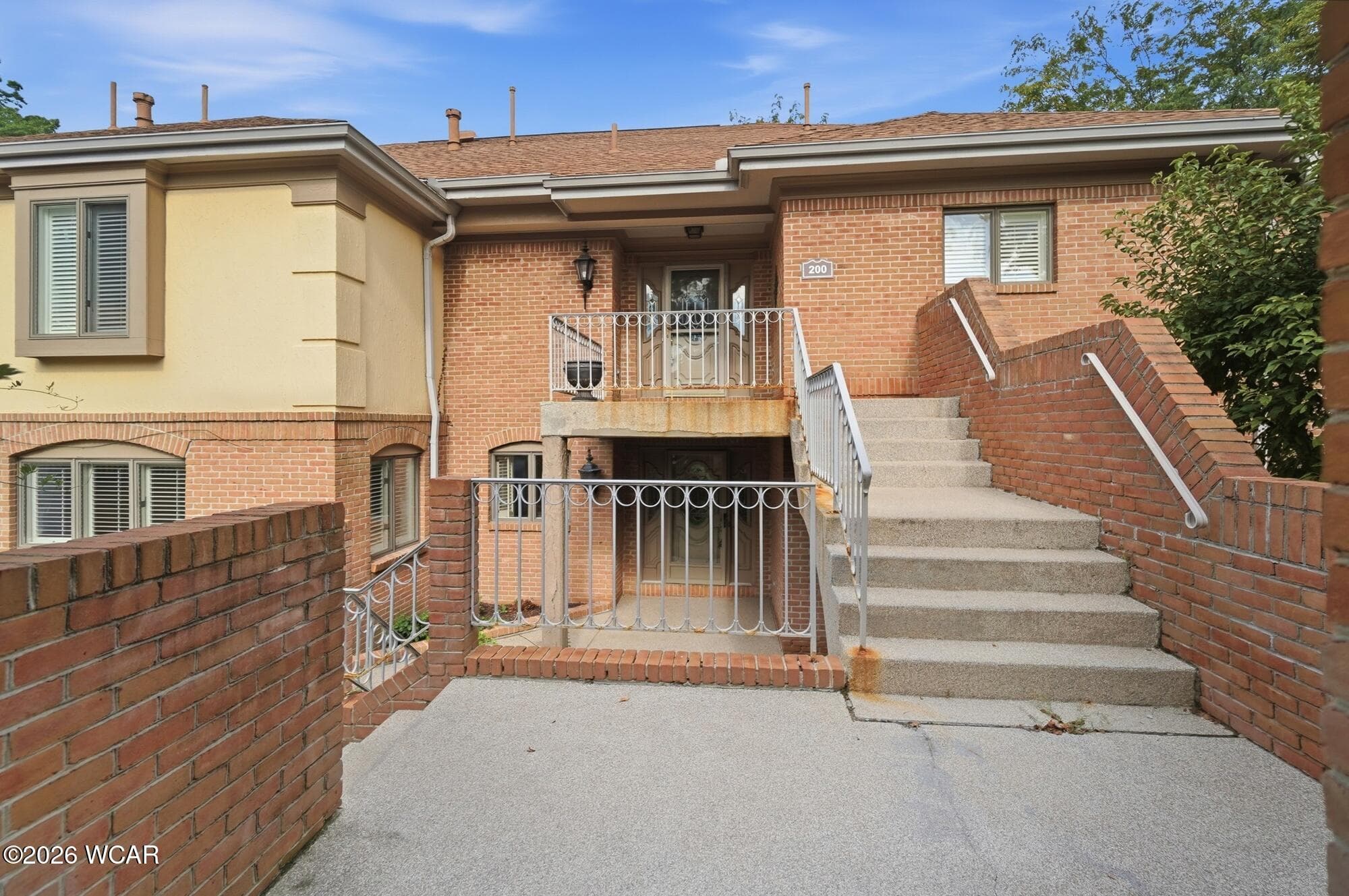 2635 Adgate photo 2