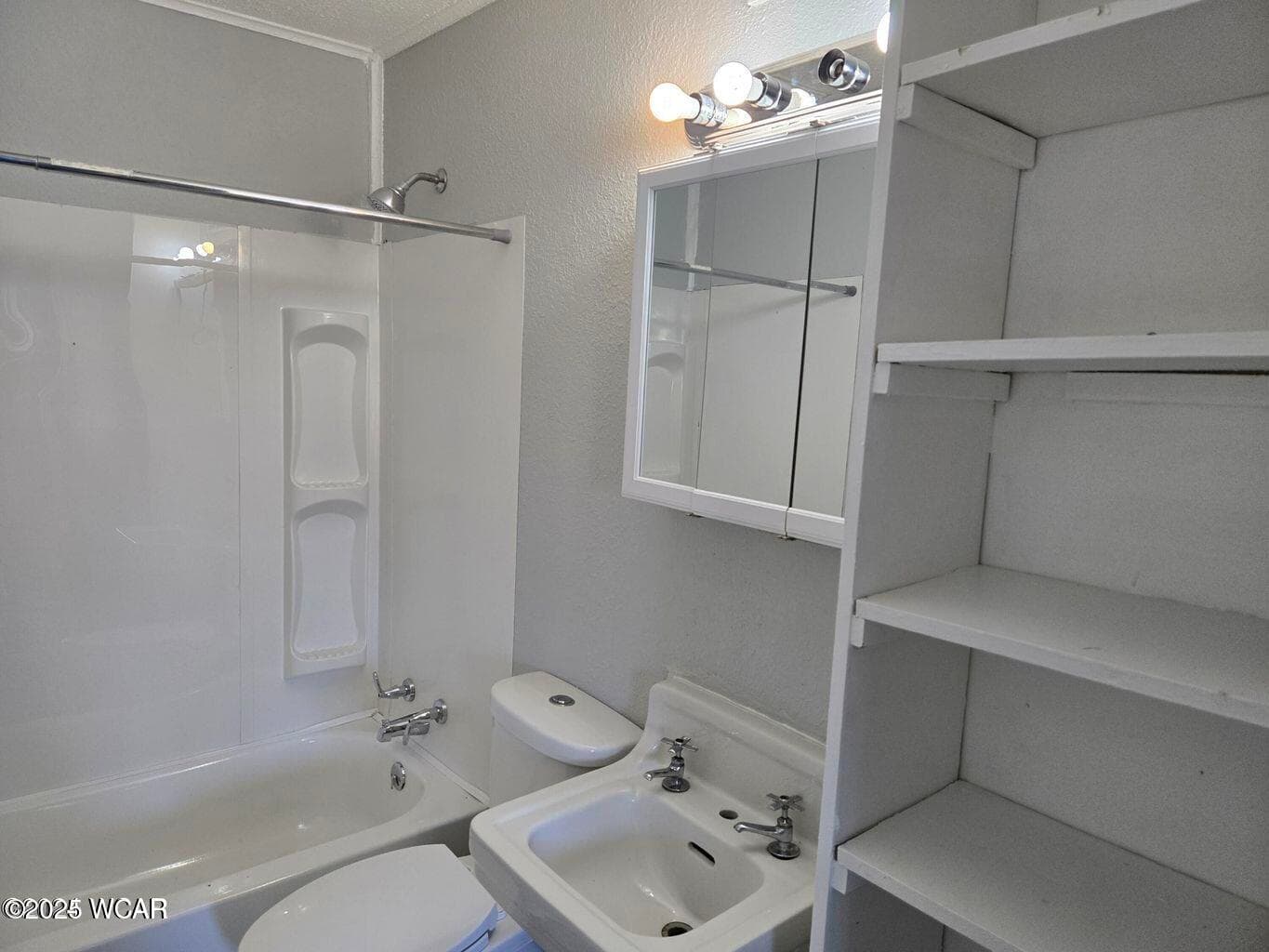 510 Cortlandt photo 3