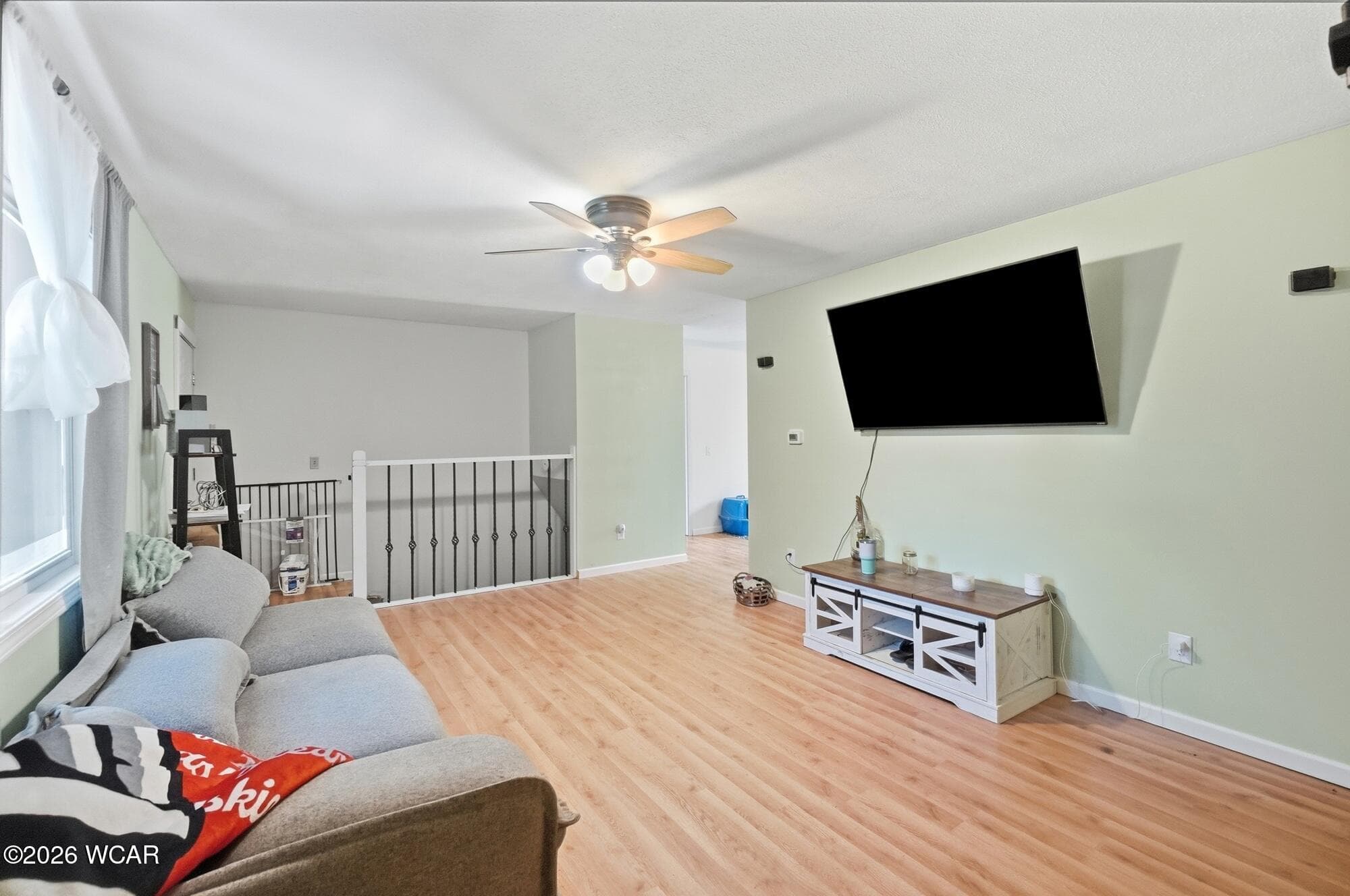 2540 Hall photo 5