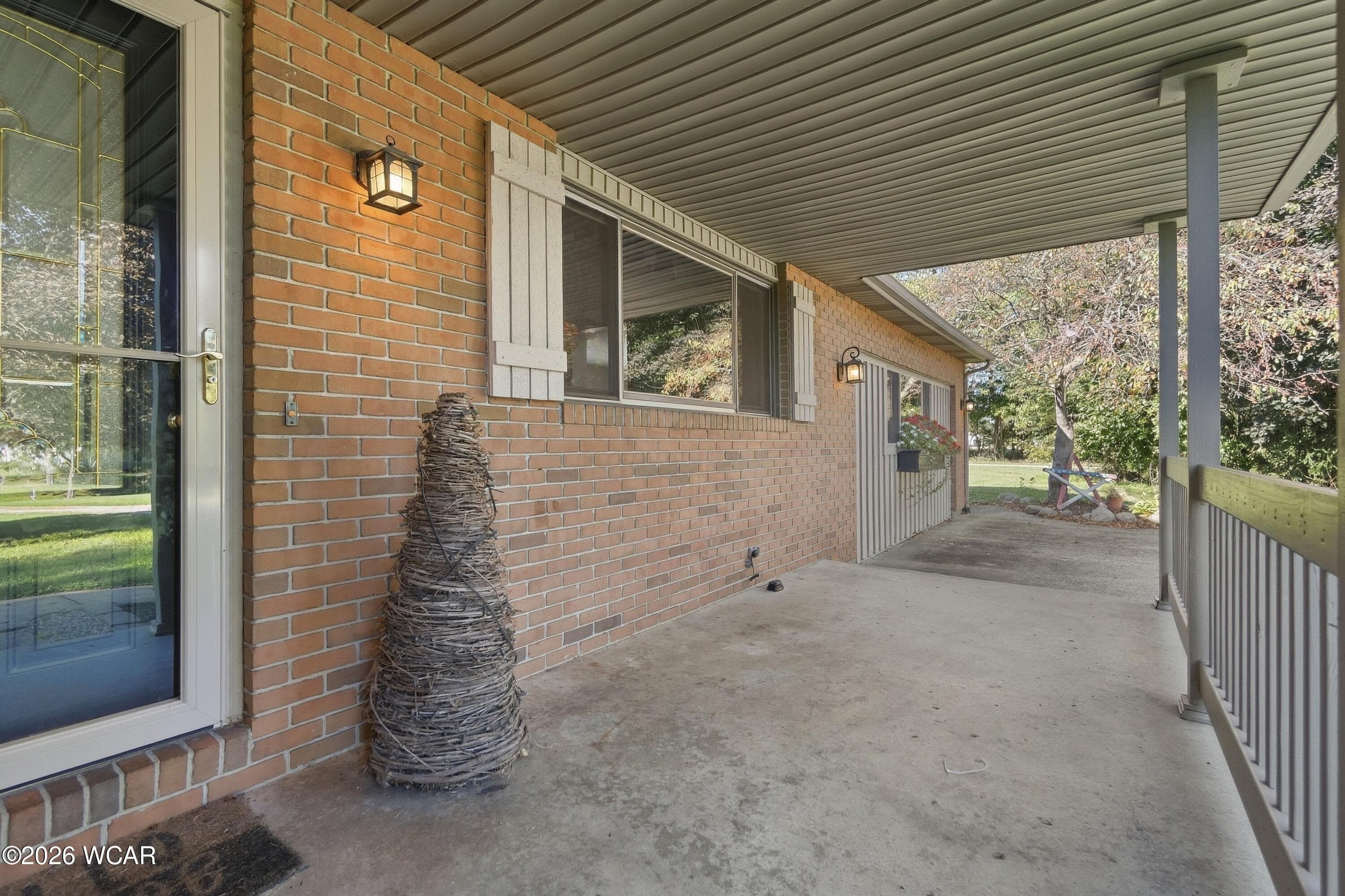 2330 Riverside photo 3
