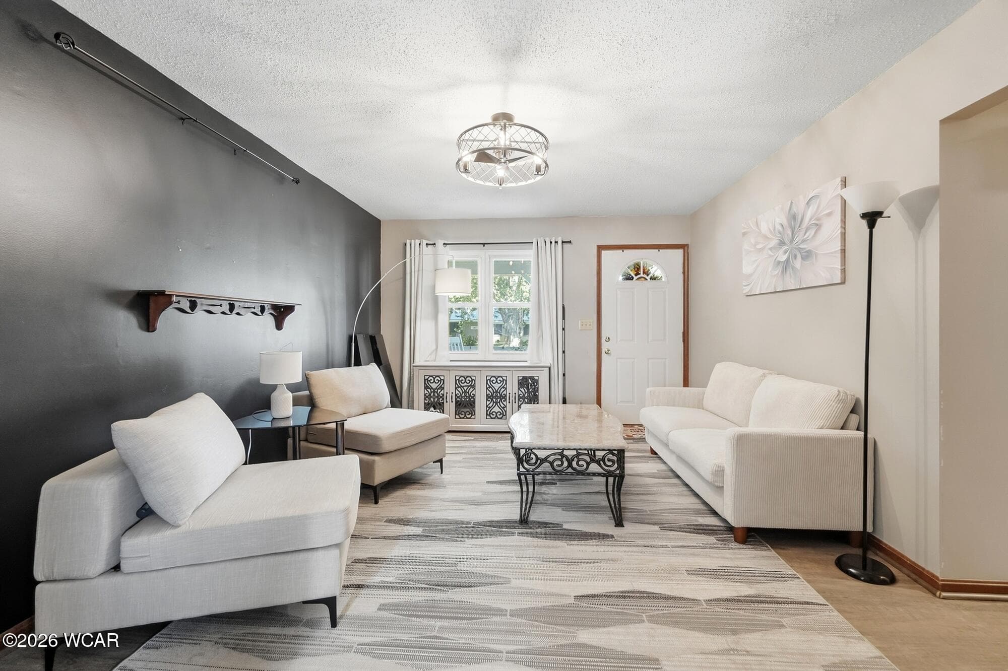 5061 East photo 5