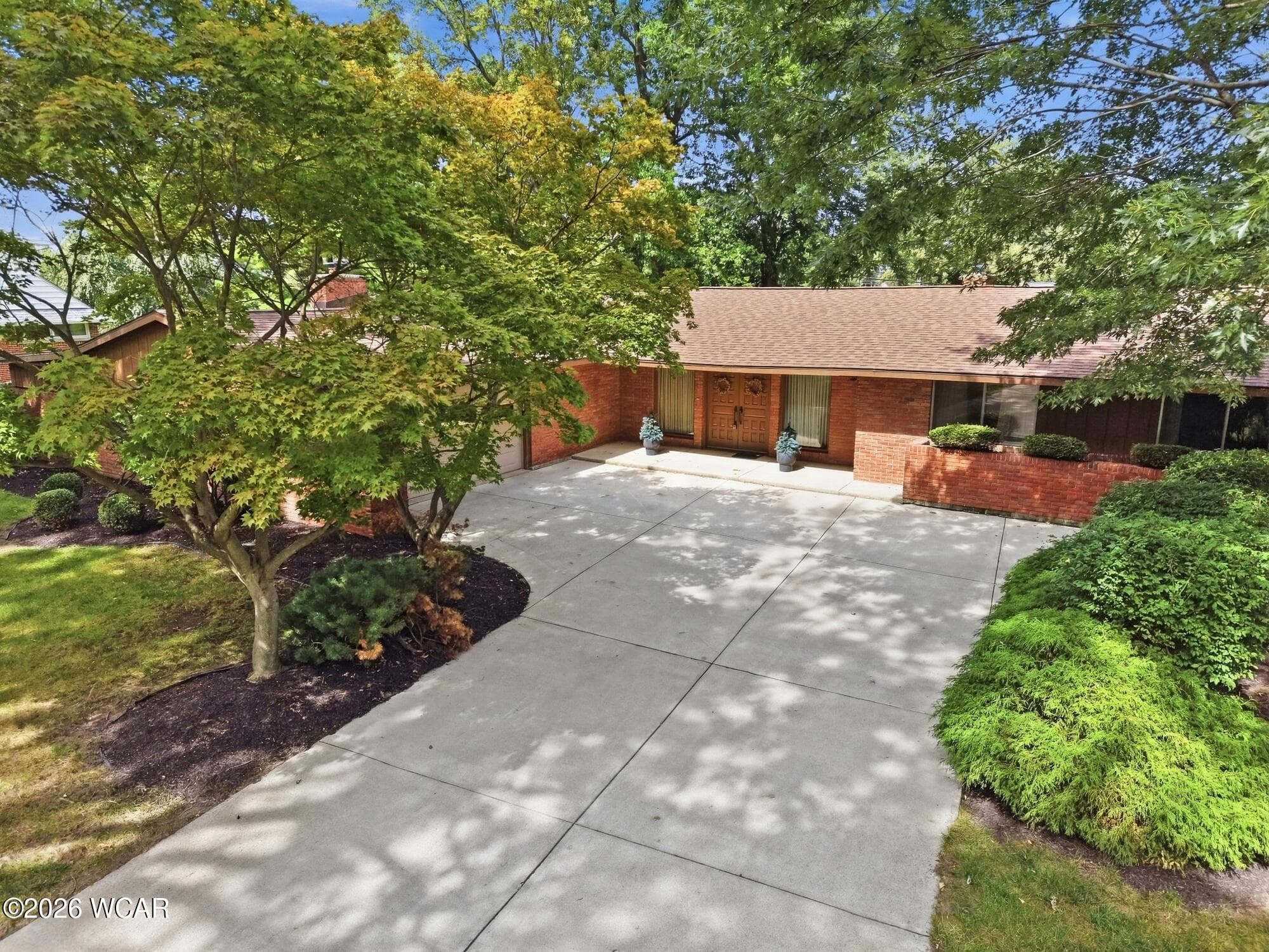 2808 Lowell