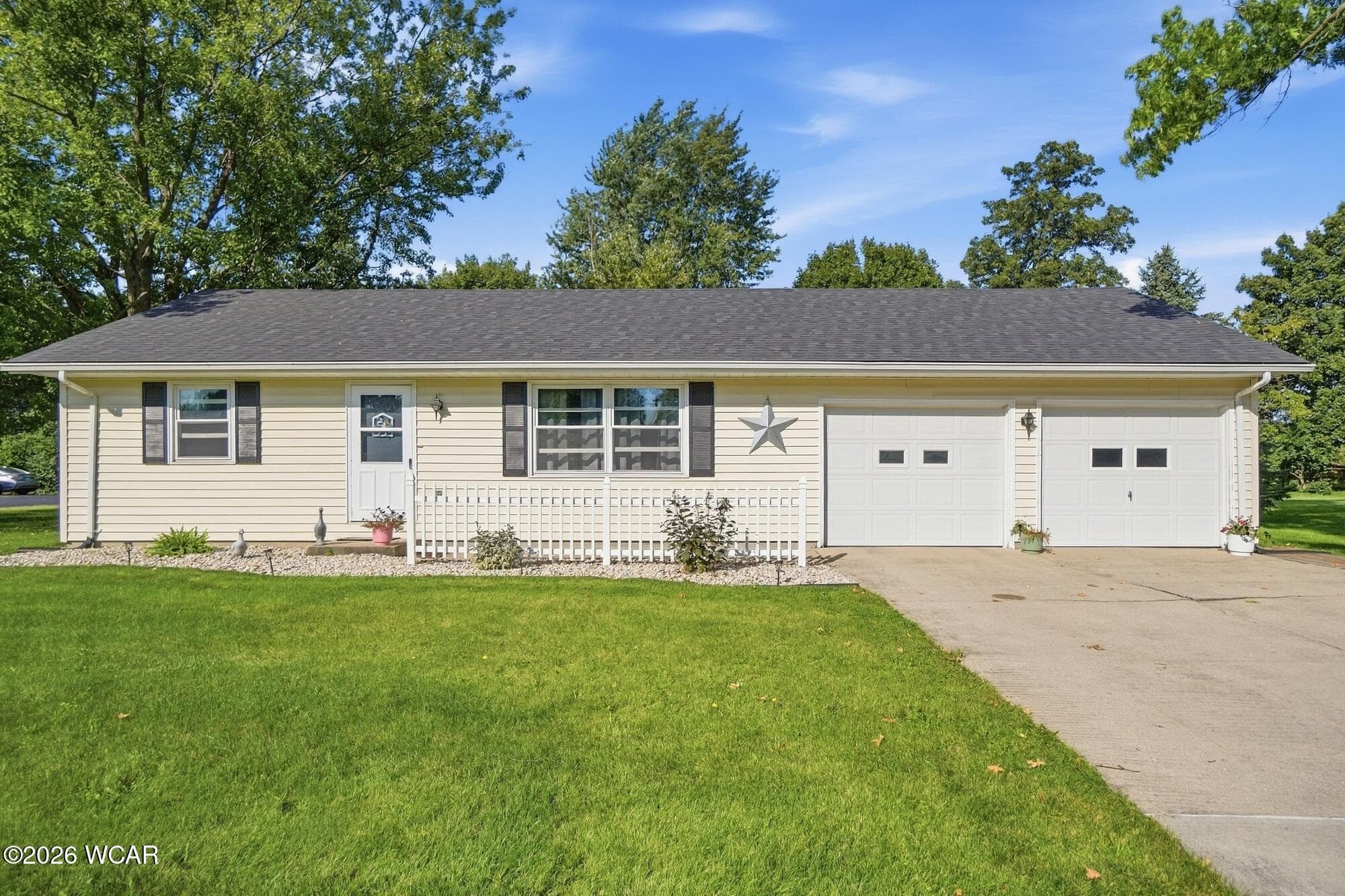 915 Southernview photo 2
