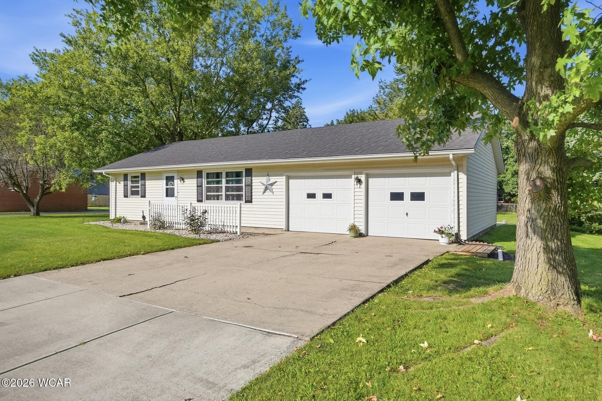 915 Southernview photo 4