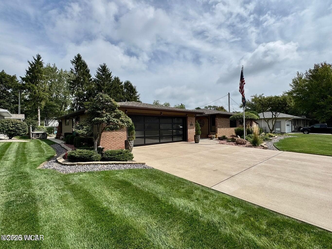 611 Oxford photo 4