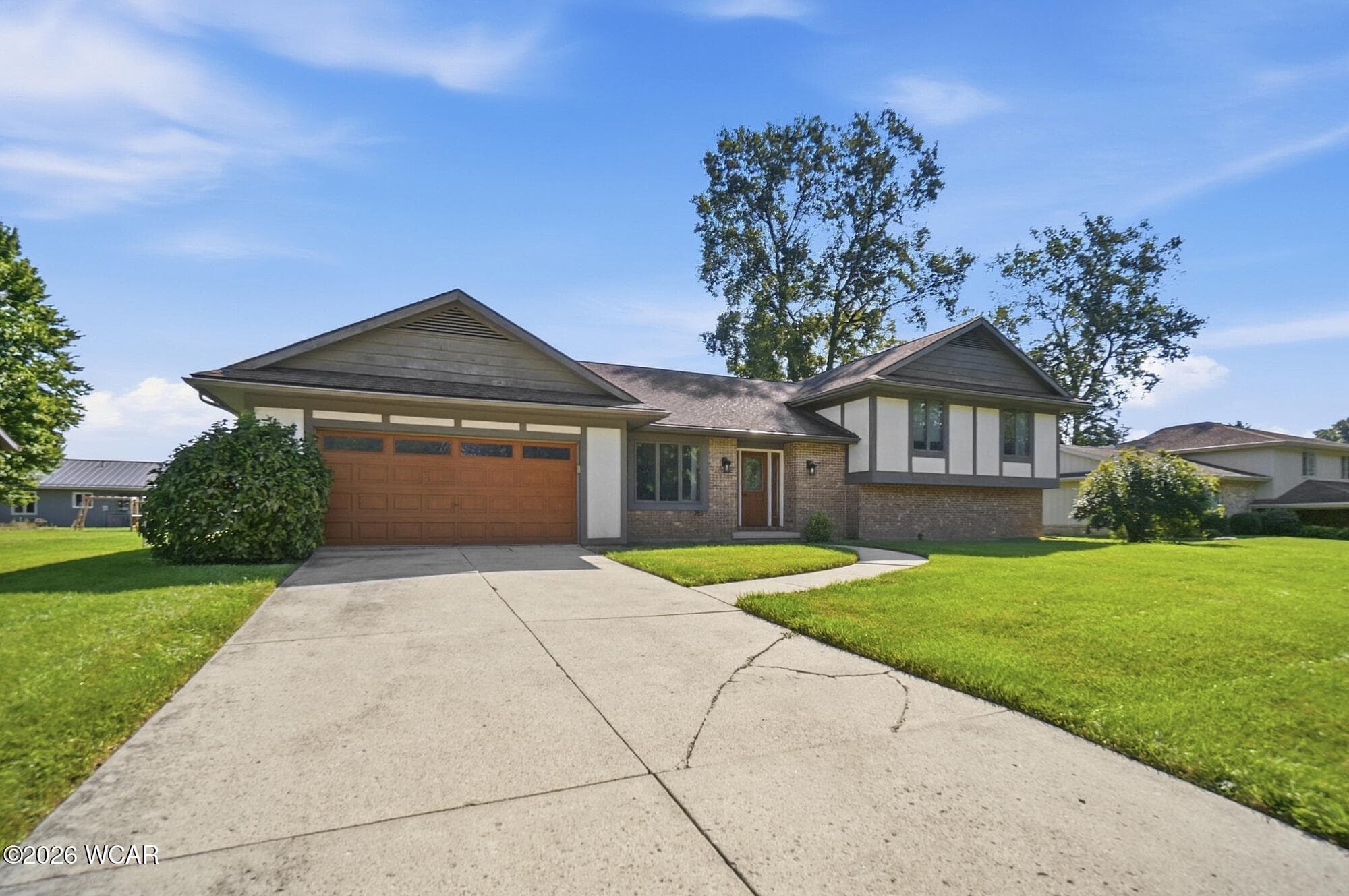 1444 Timberlane photo 2