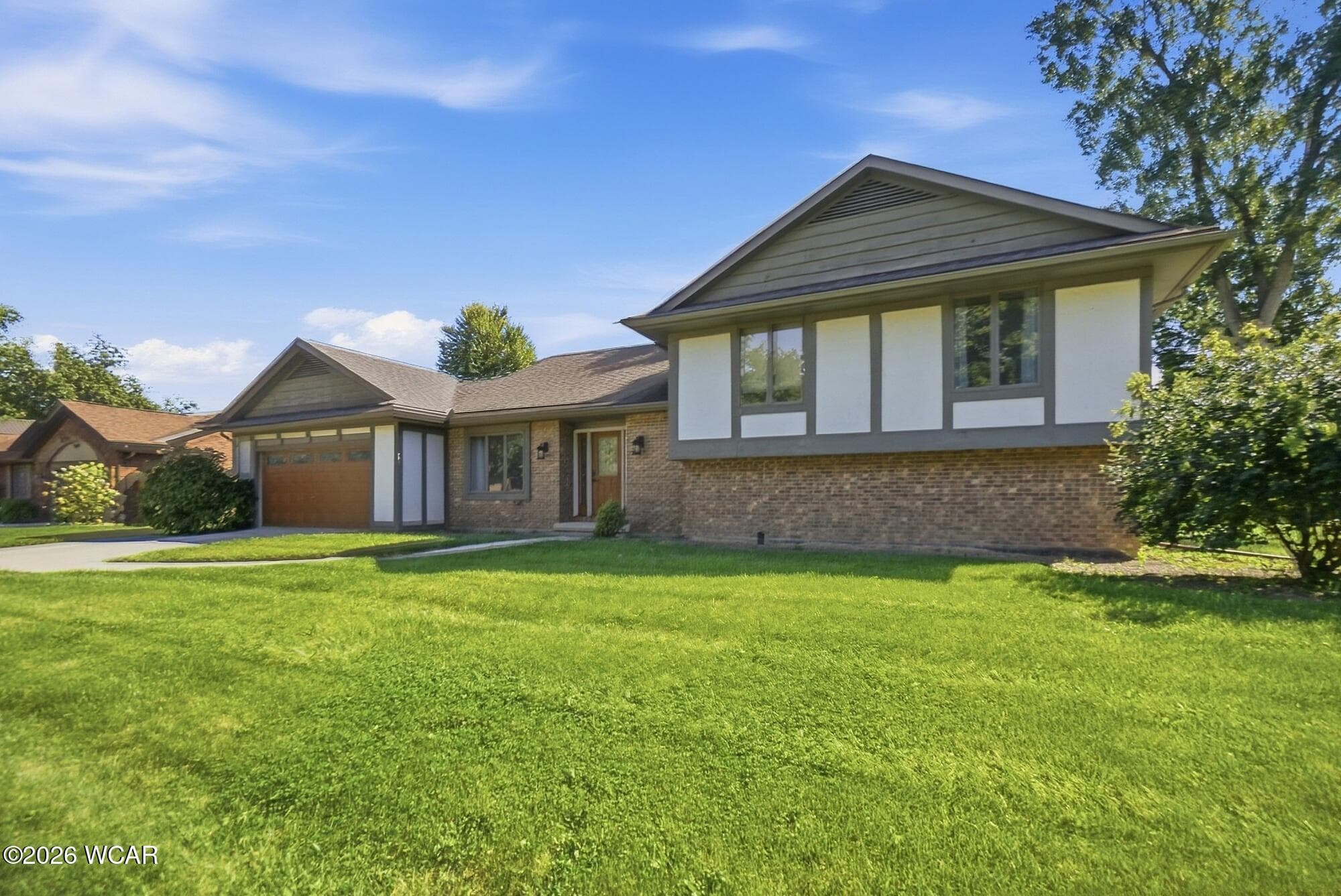 1444 Timberlane photo 3