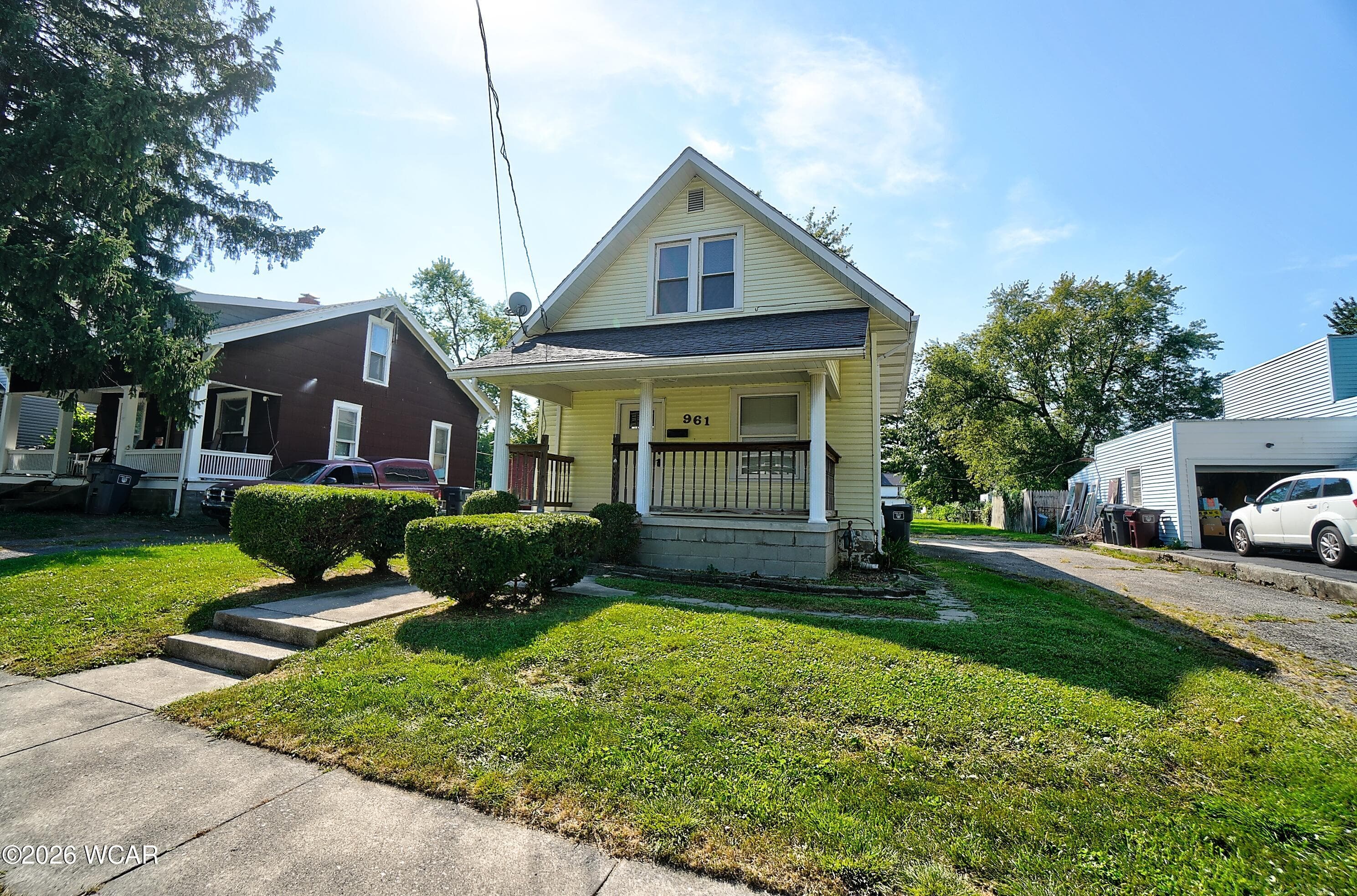 961 West photo 3