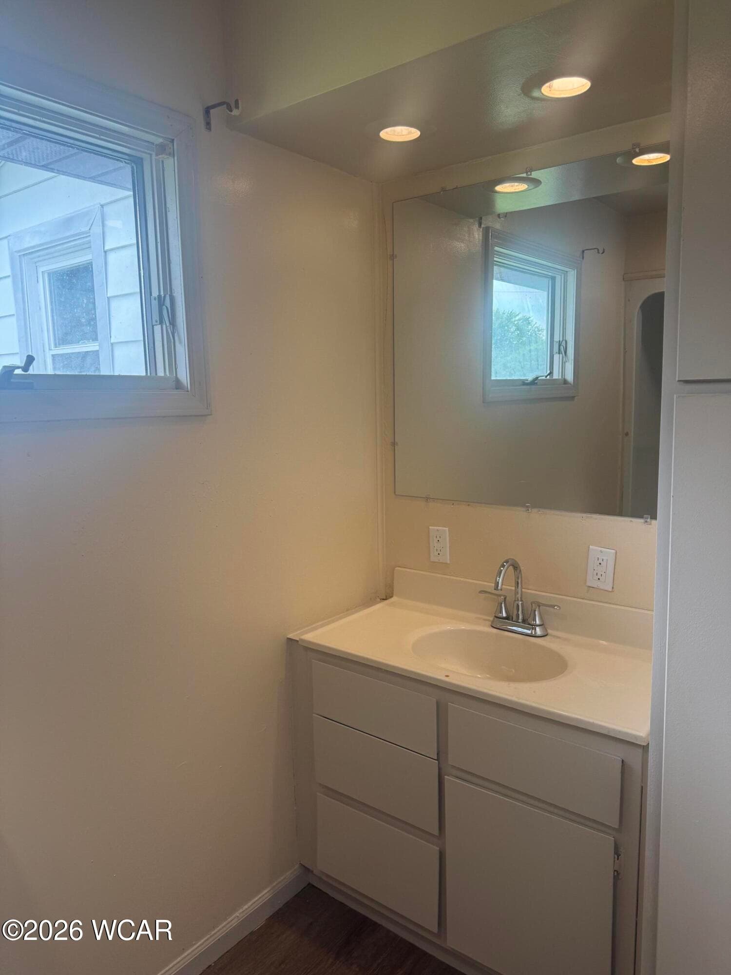 729 North photo 2