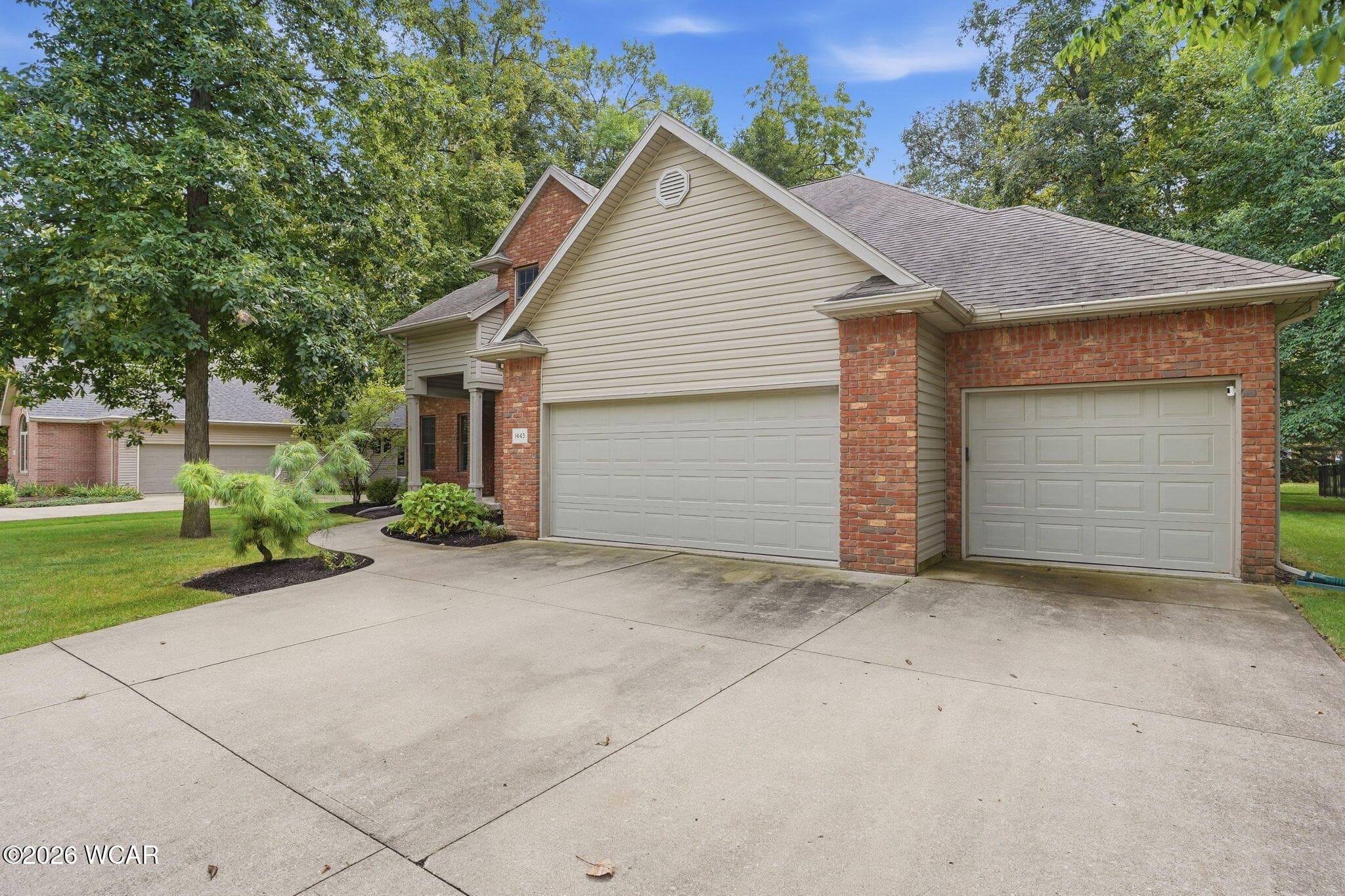 1443 Silver Pine photo 3