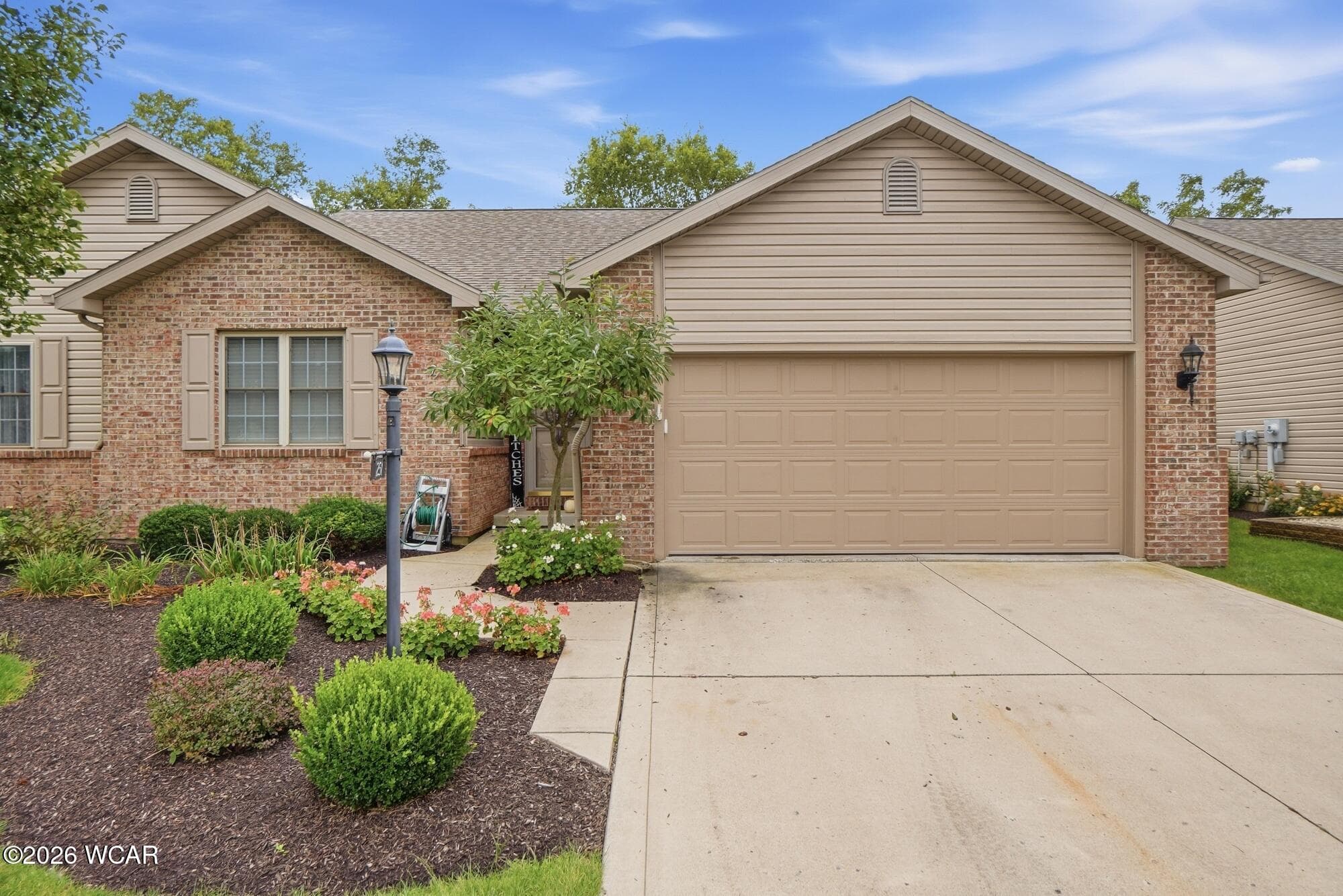 251 Brookview photo 2