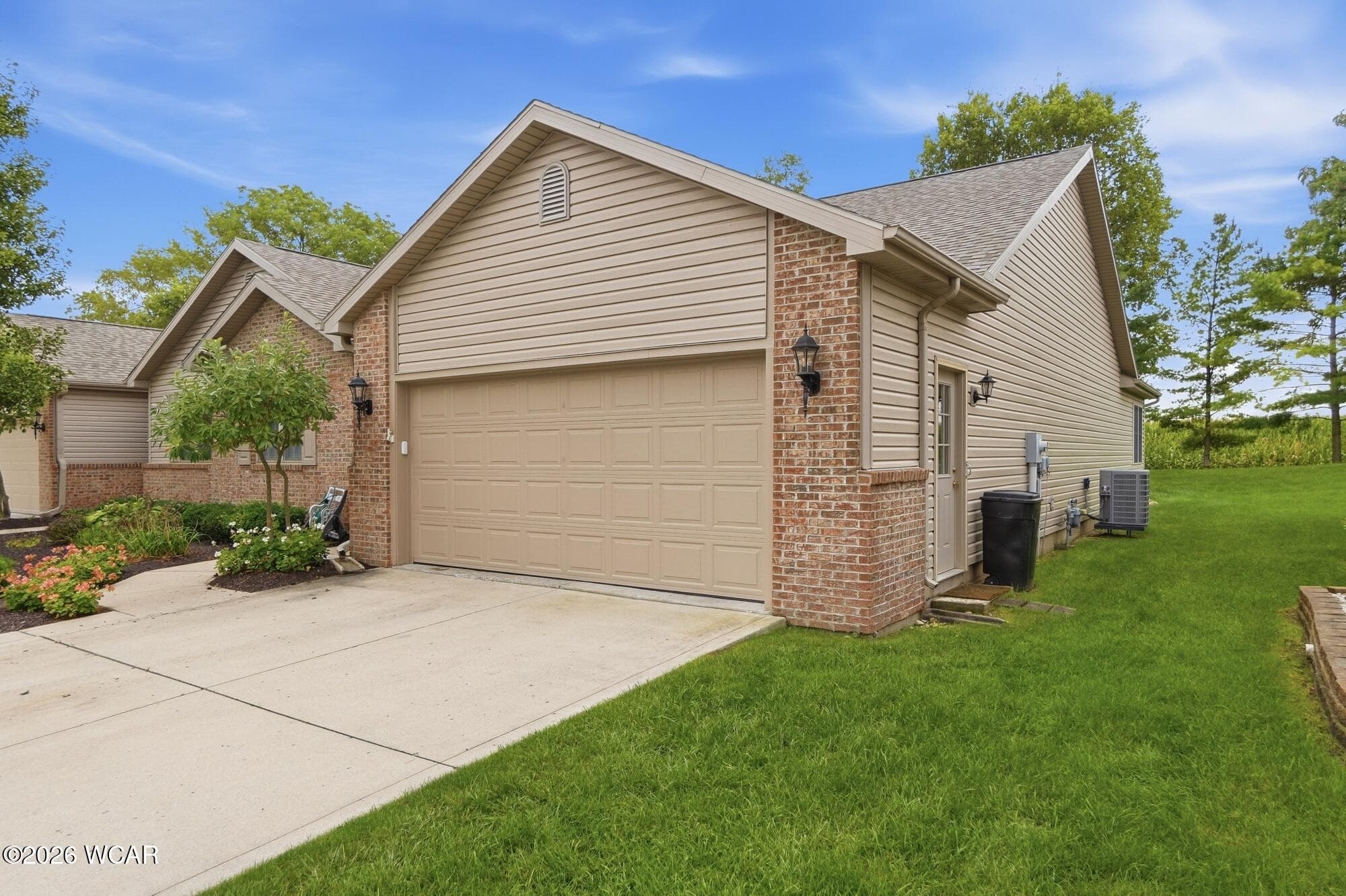 251 Brookview photo 3