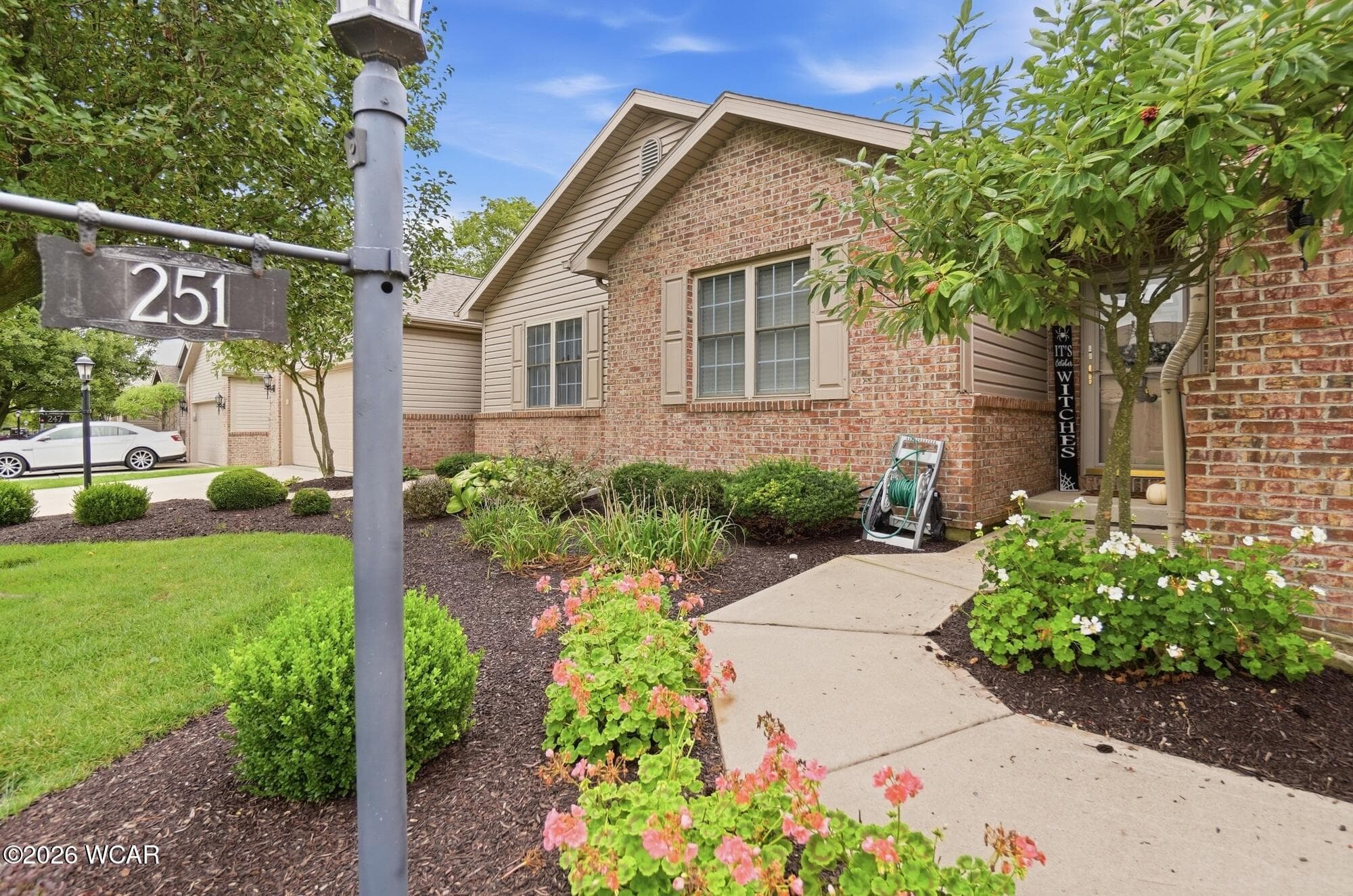 251 Brookview photo 5