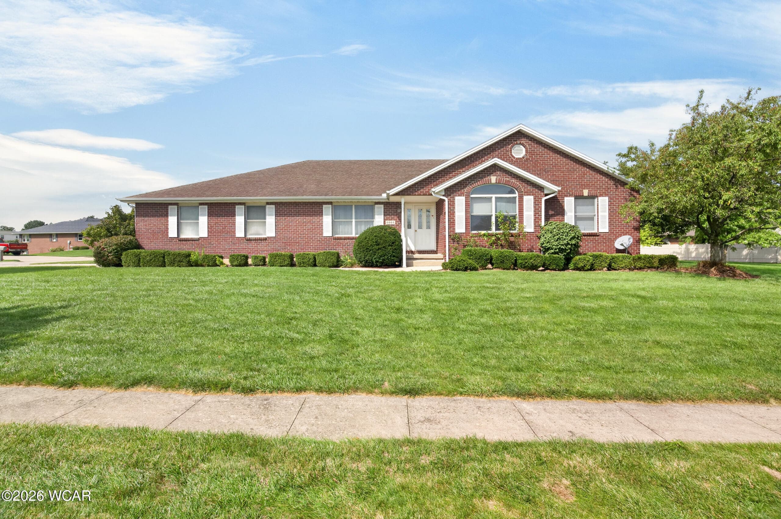 2444 Savanna photo 2