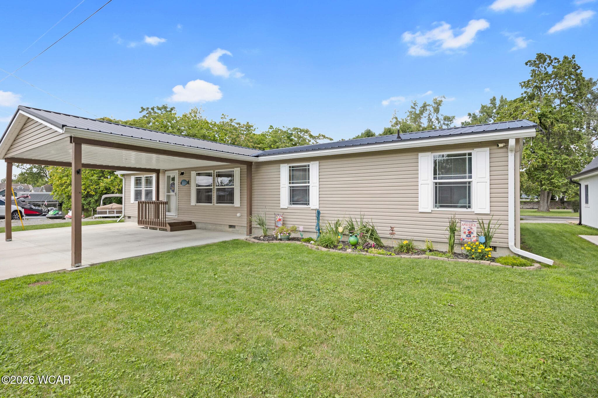 8930 Walnut photo 2