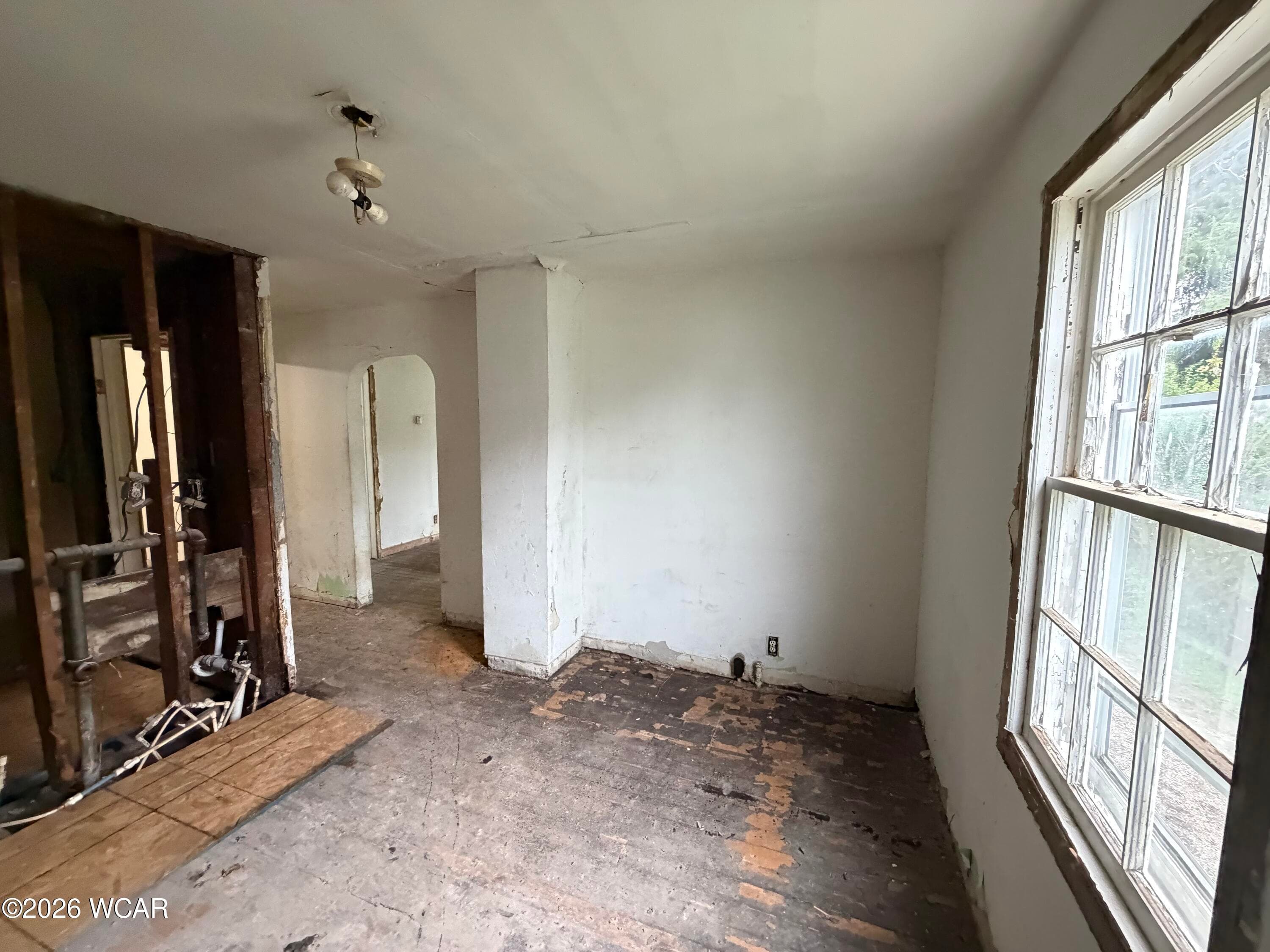 1033 Central photo 4