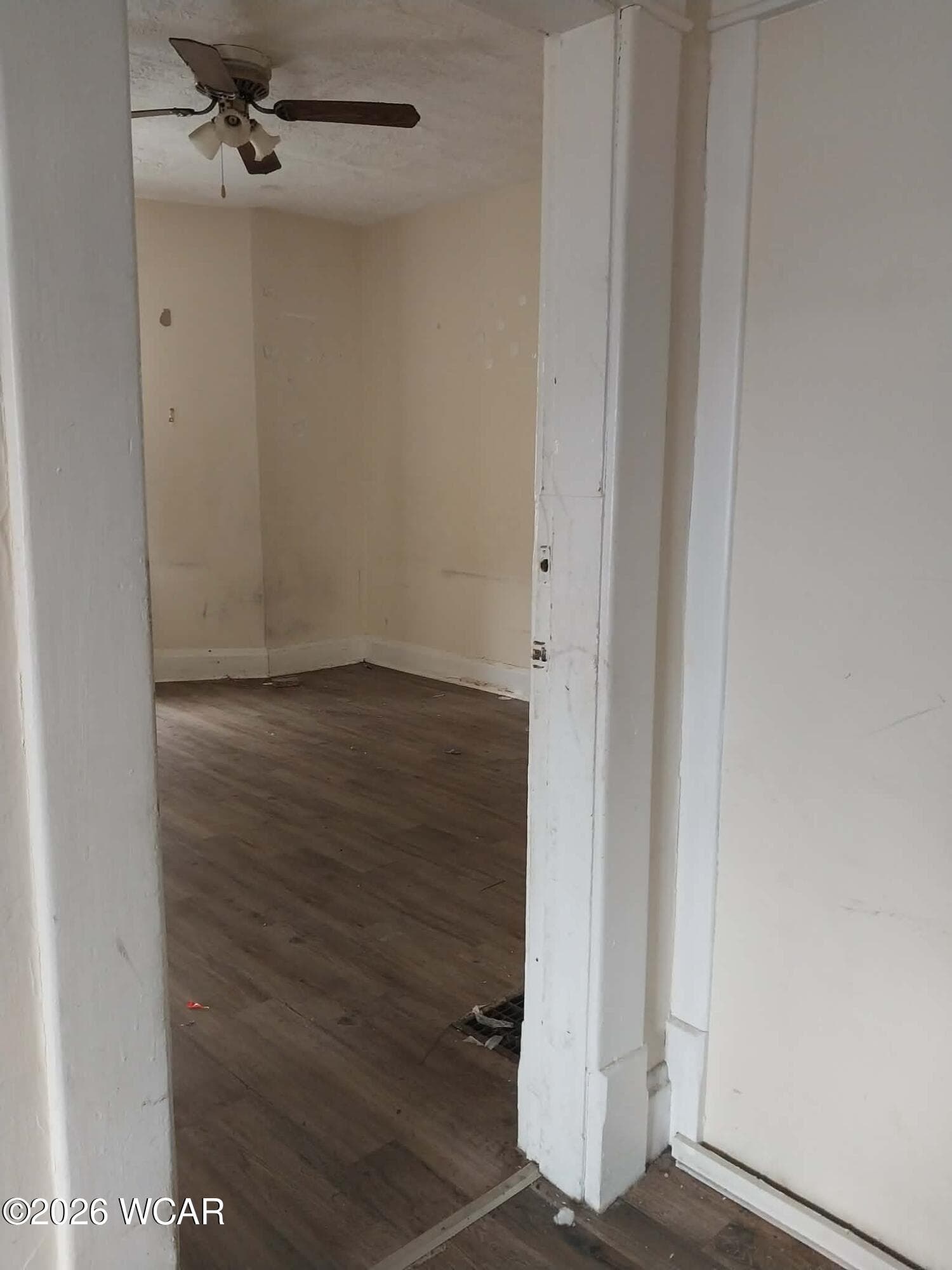 141 Whitethorne photo 4