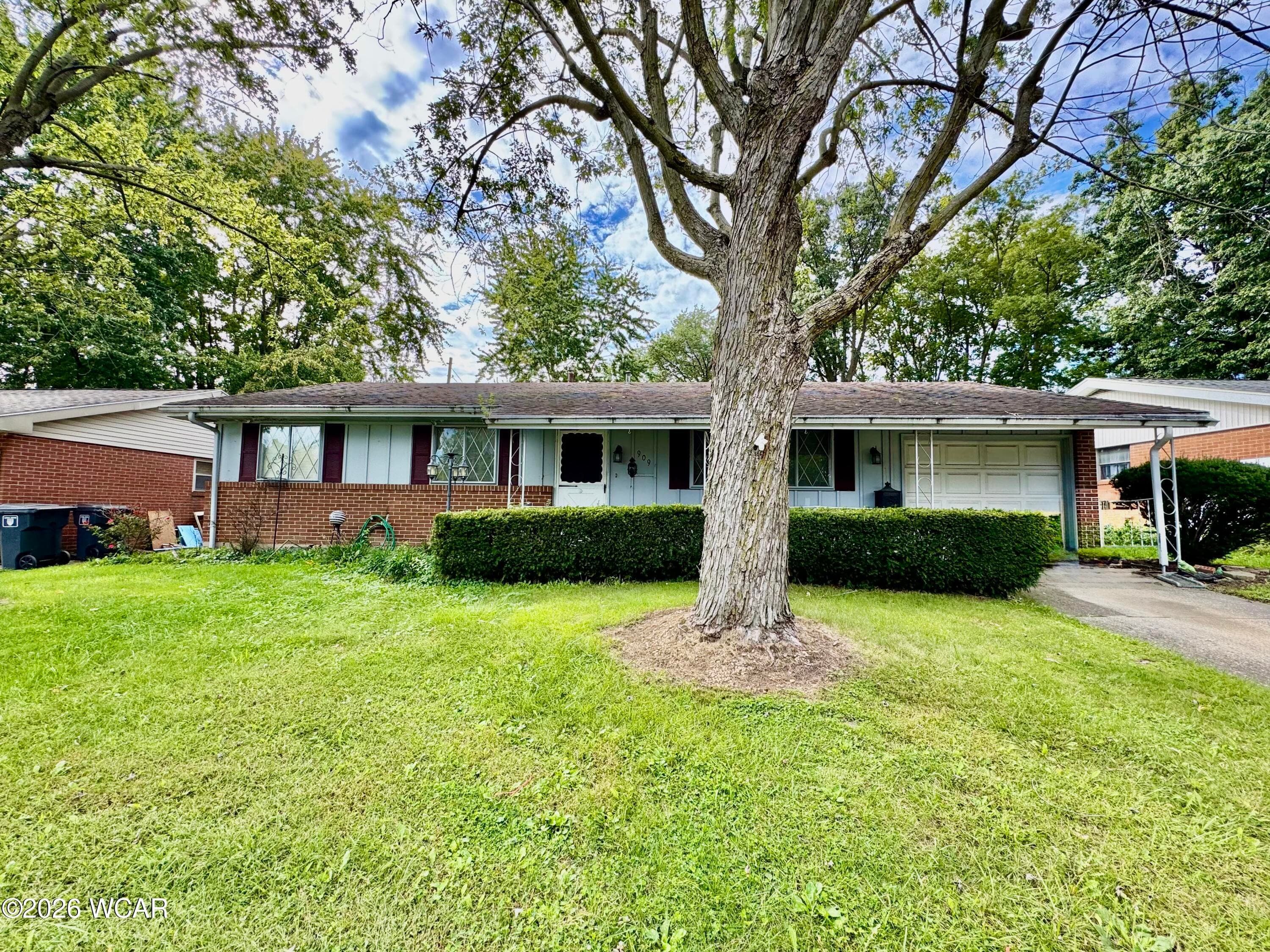 909 Crestwood