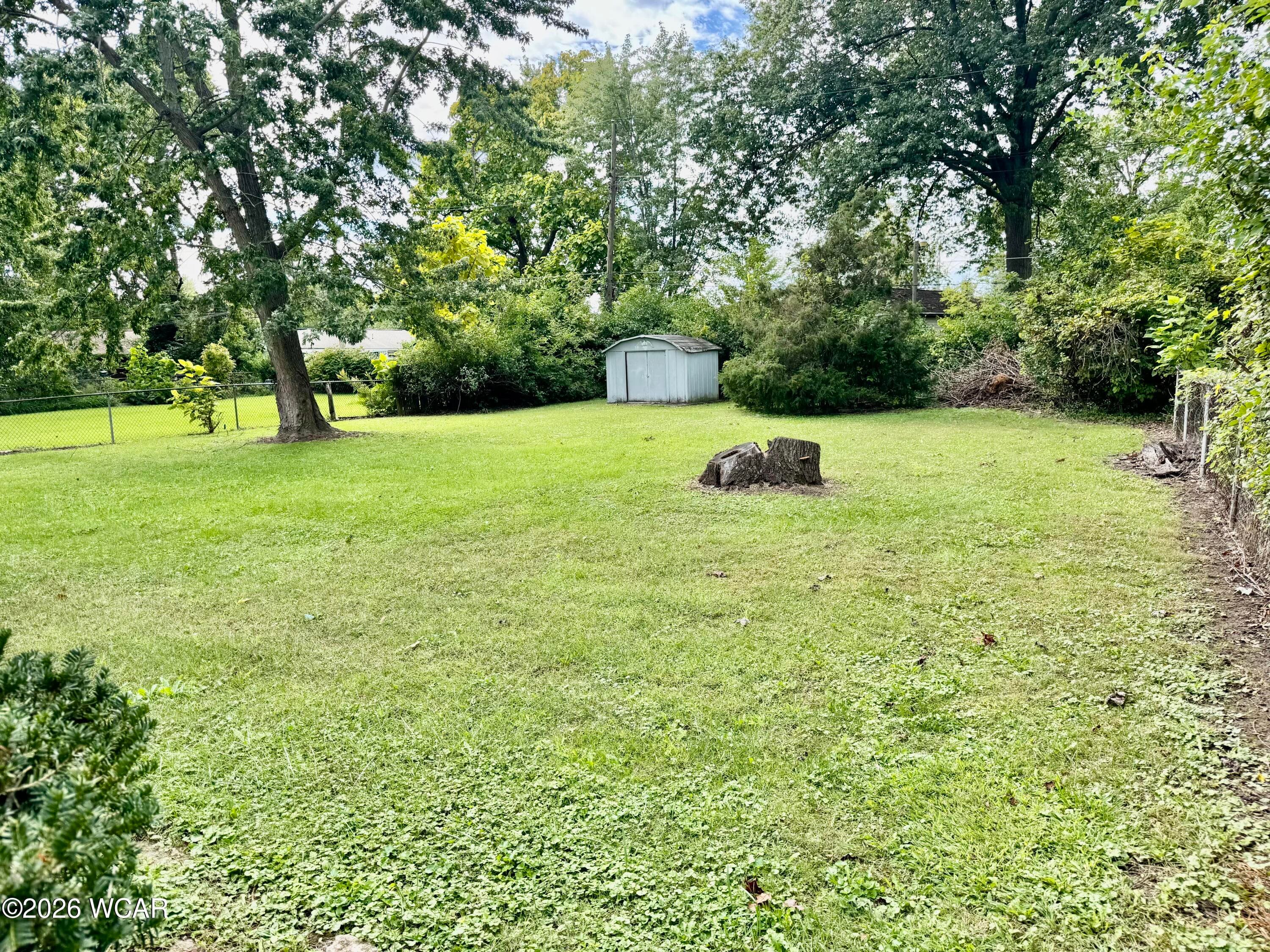 909 Crestwood photo 3