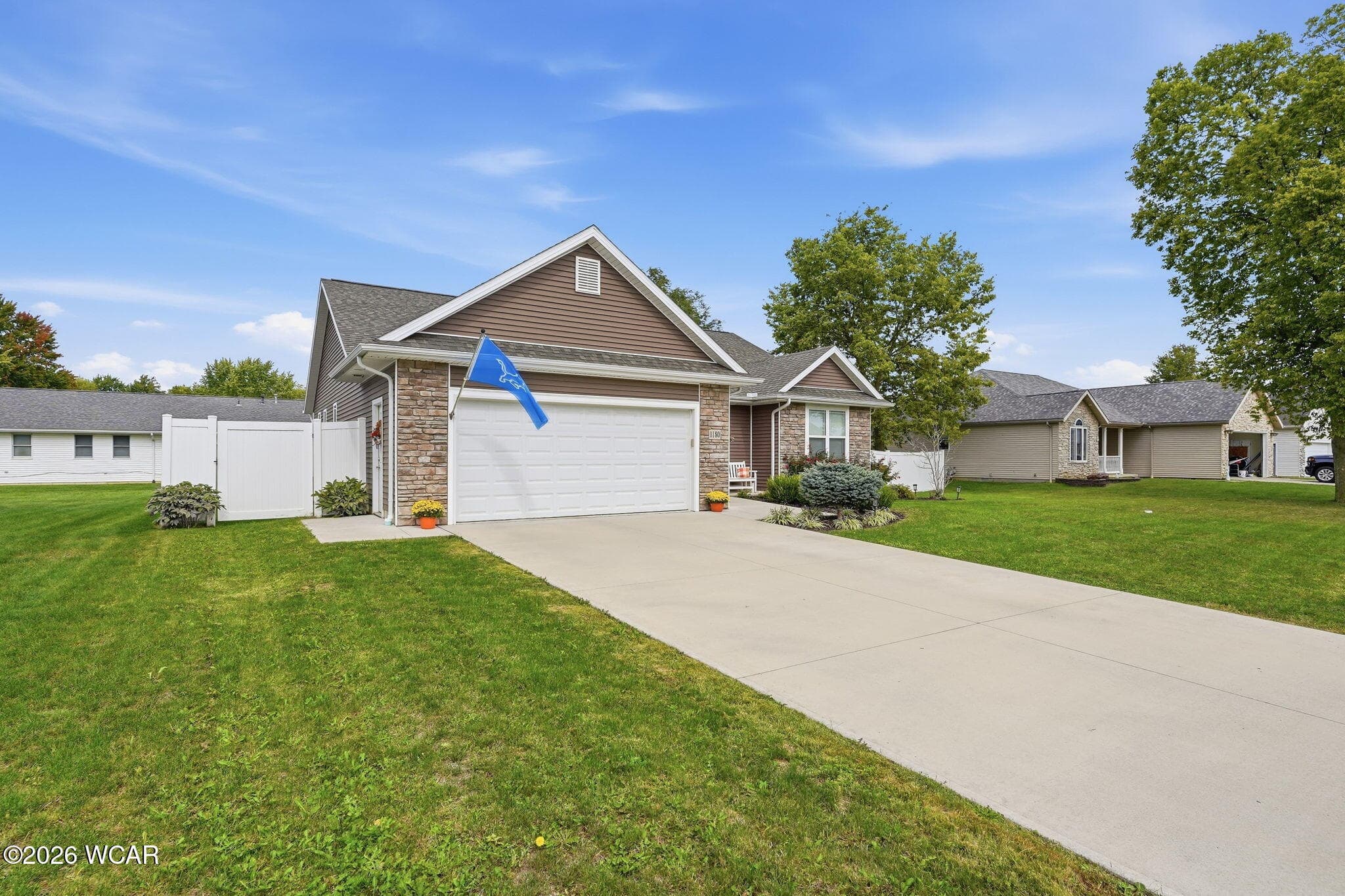 1180 Kennsington photo 4