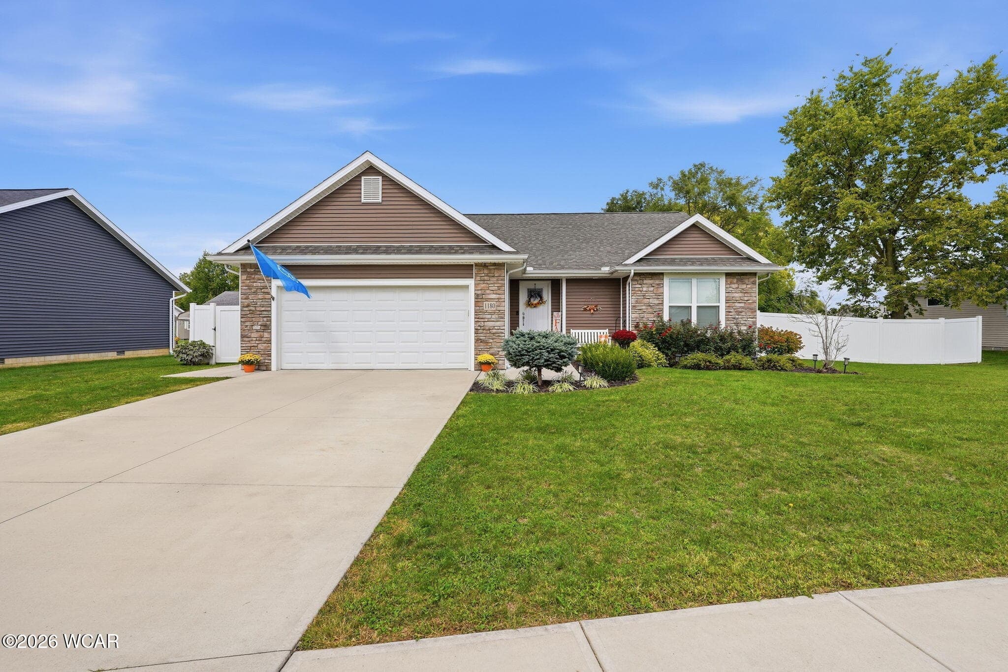 1180 Kennsington photo 2