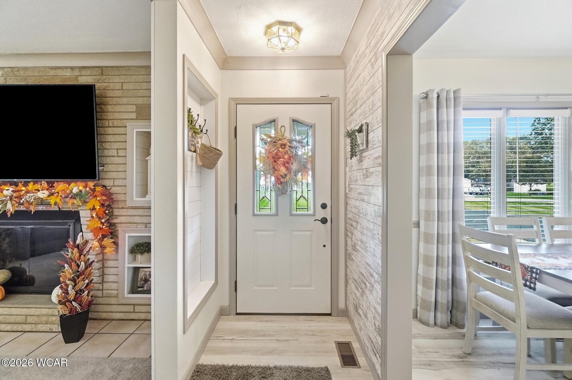 2647 Elmview photo 3