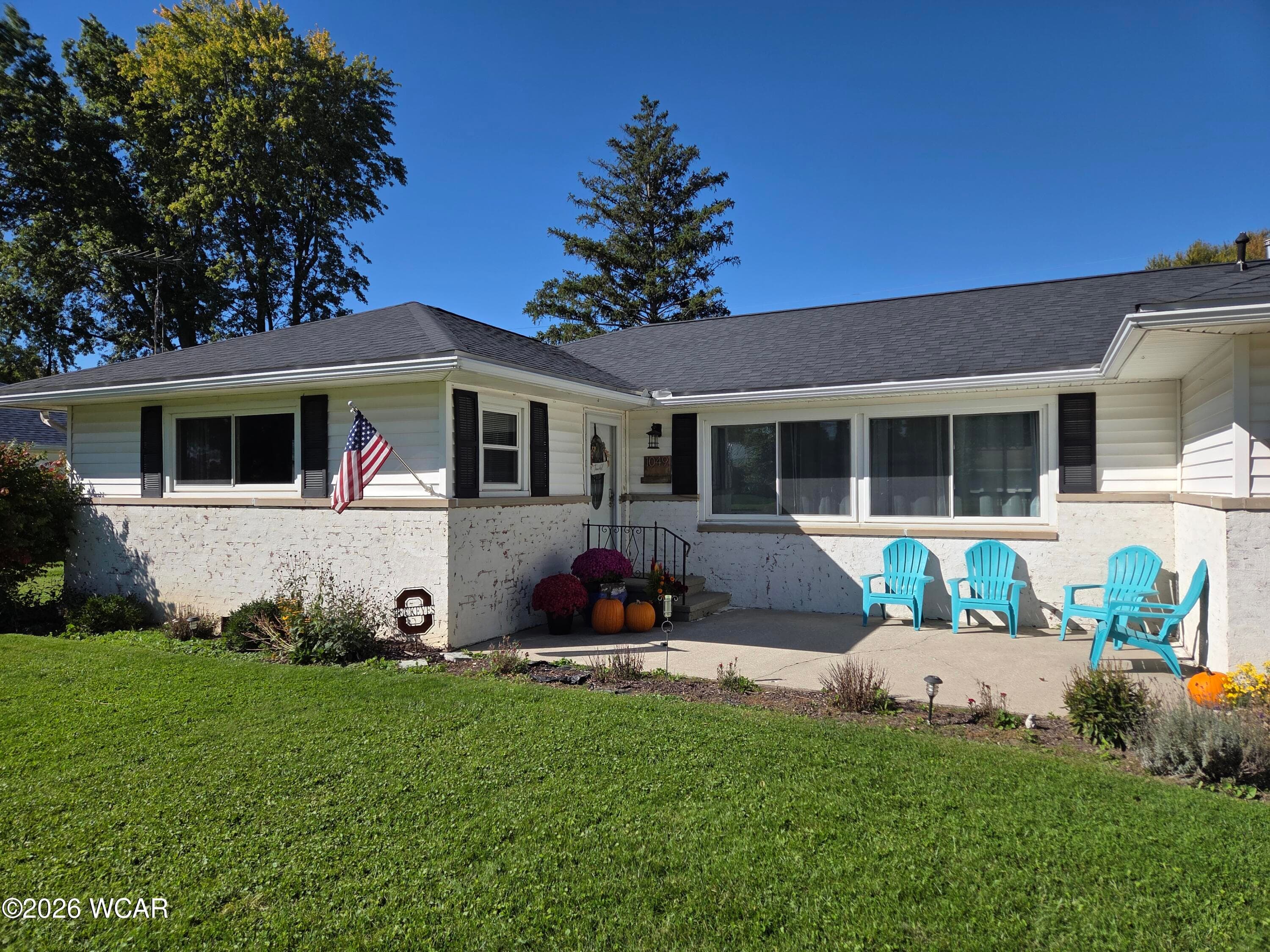 1049 Linden photo 2