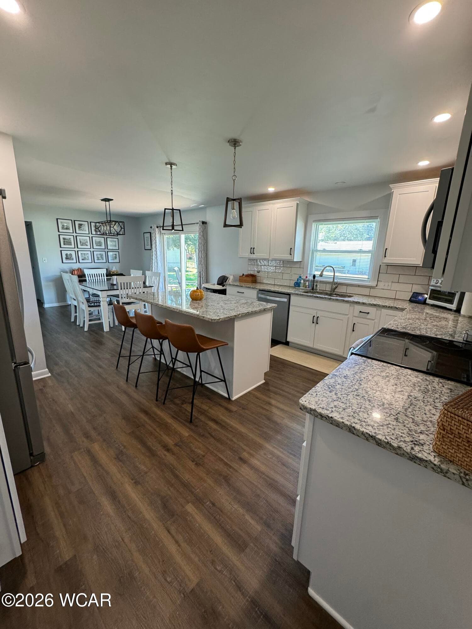 1049 Linden photo 4