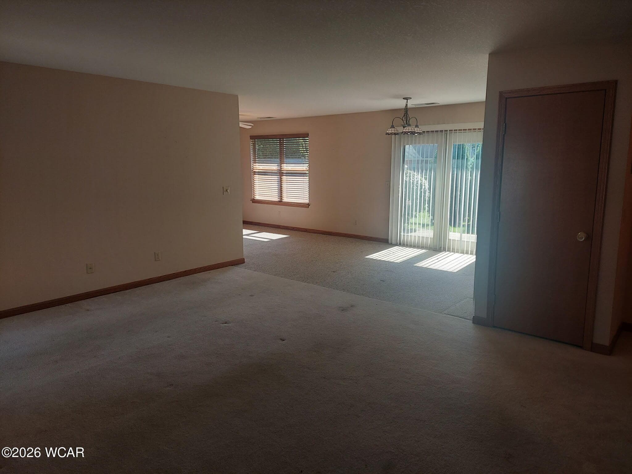 3870 Yale photo 3
