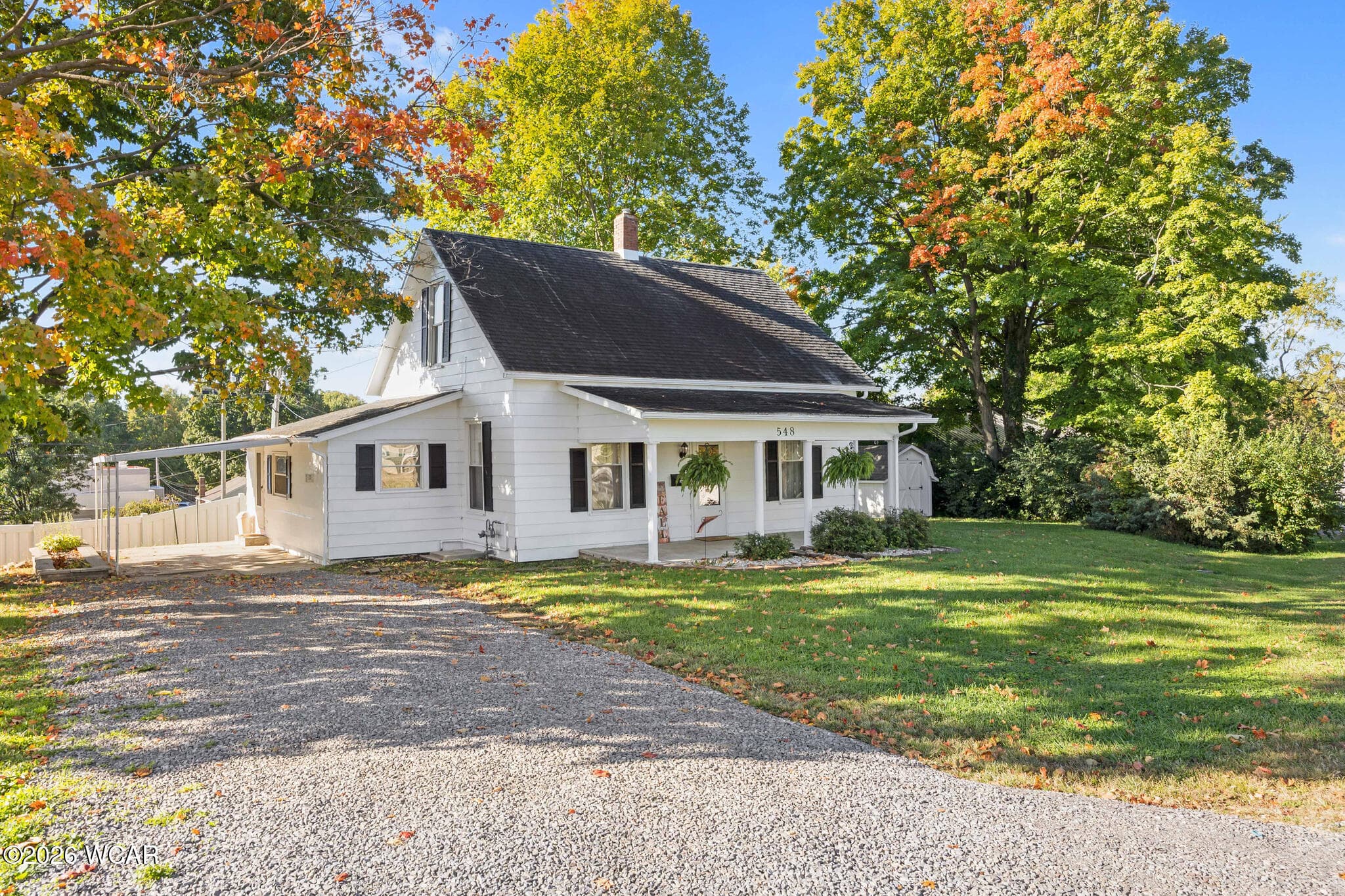 548 Center photo 2