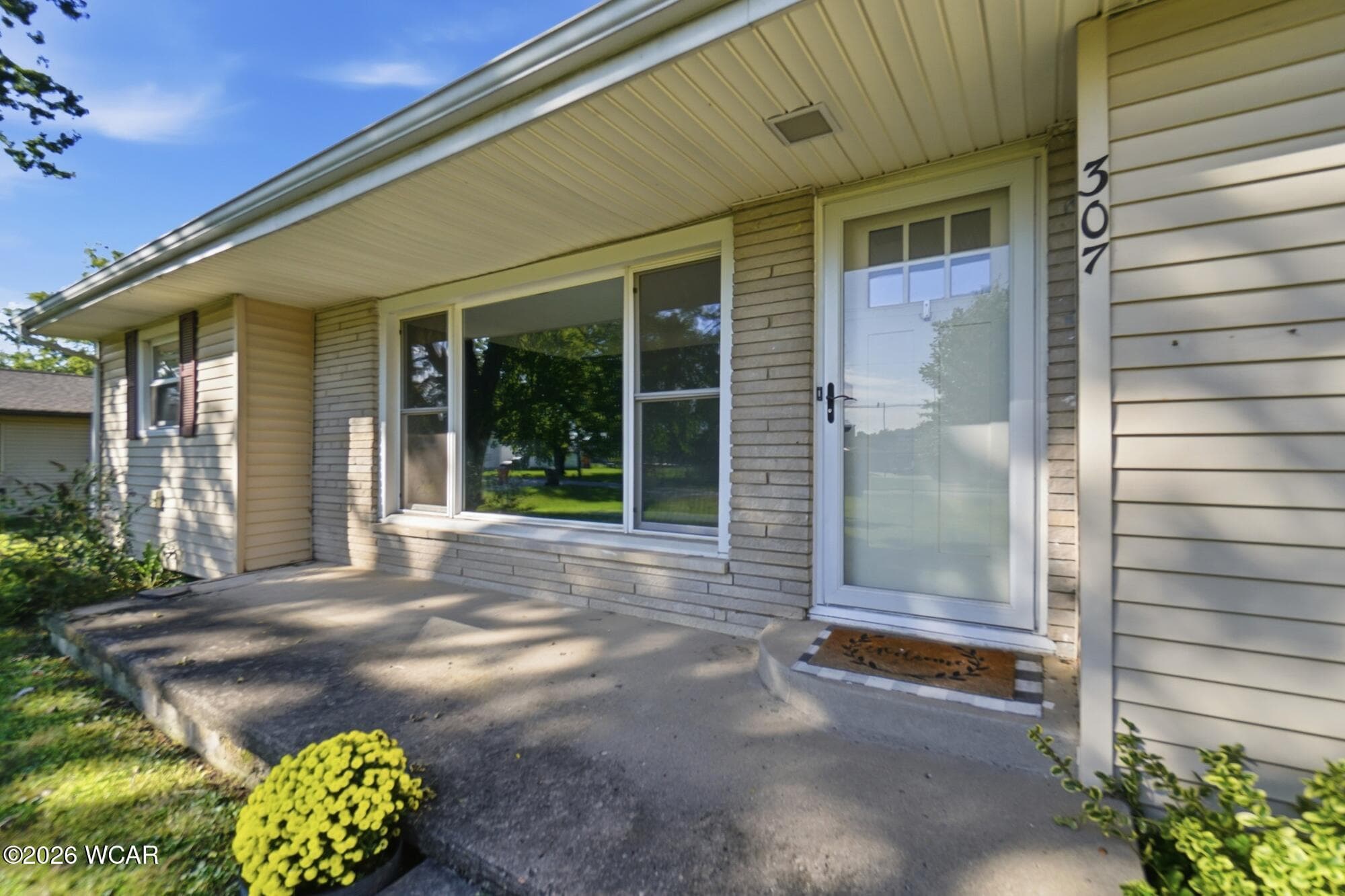 307 Greenlawn photo 2