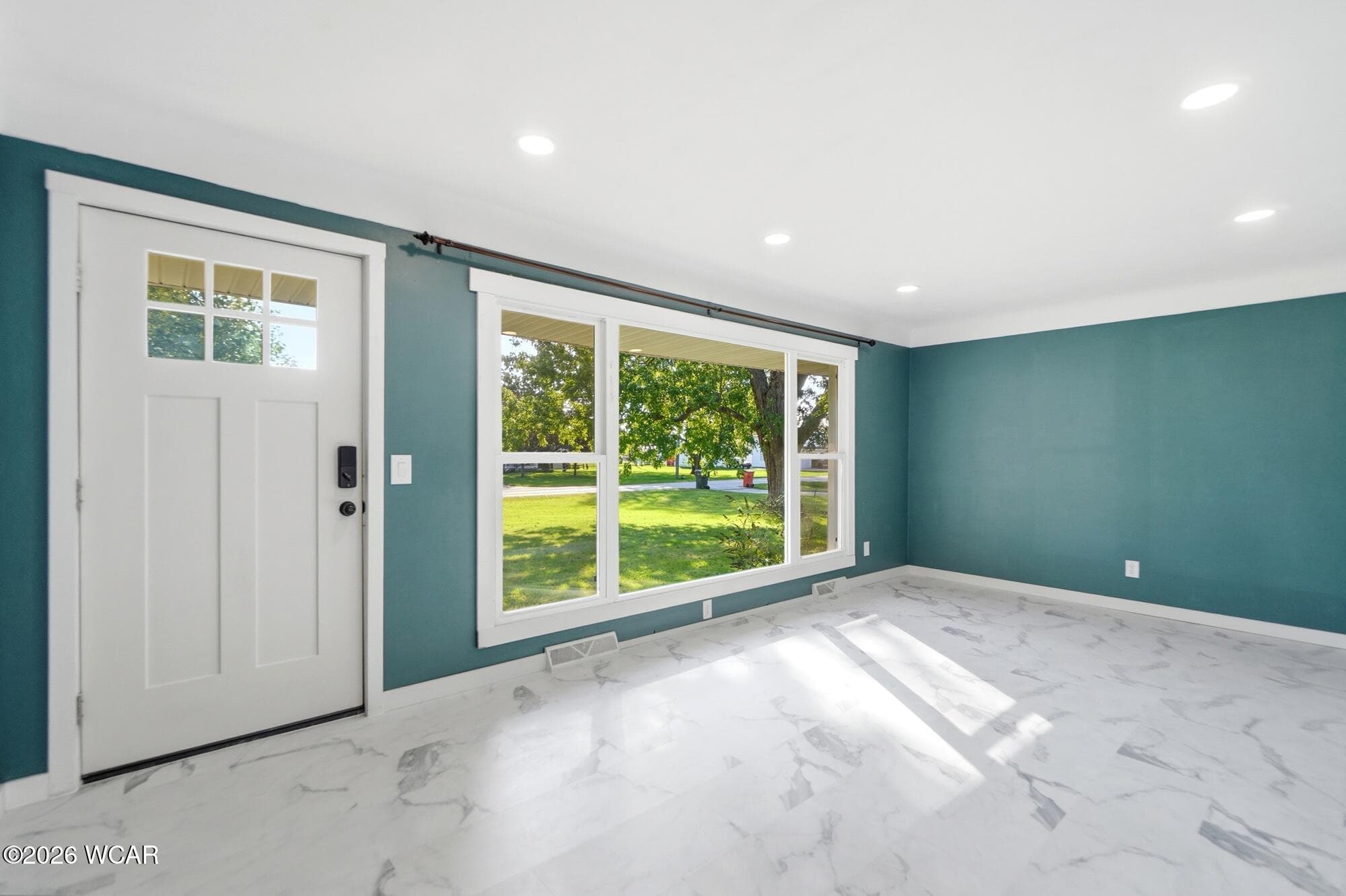 307 Greenlawn photo 3