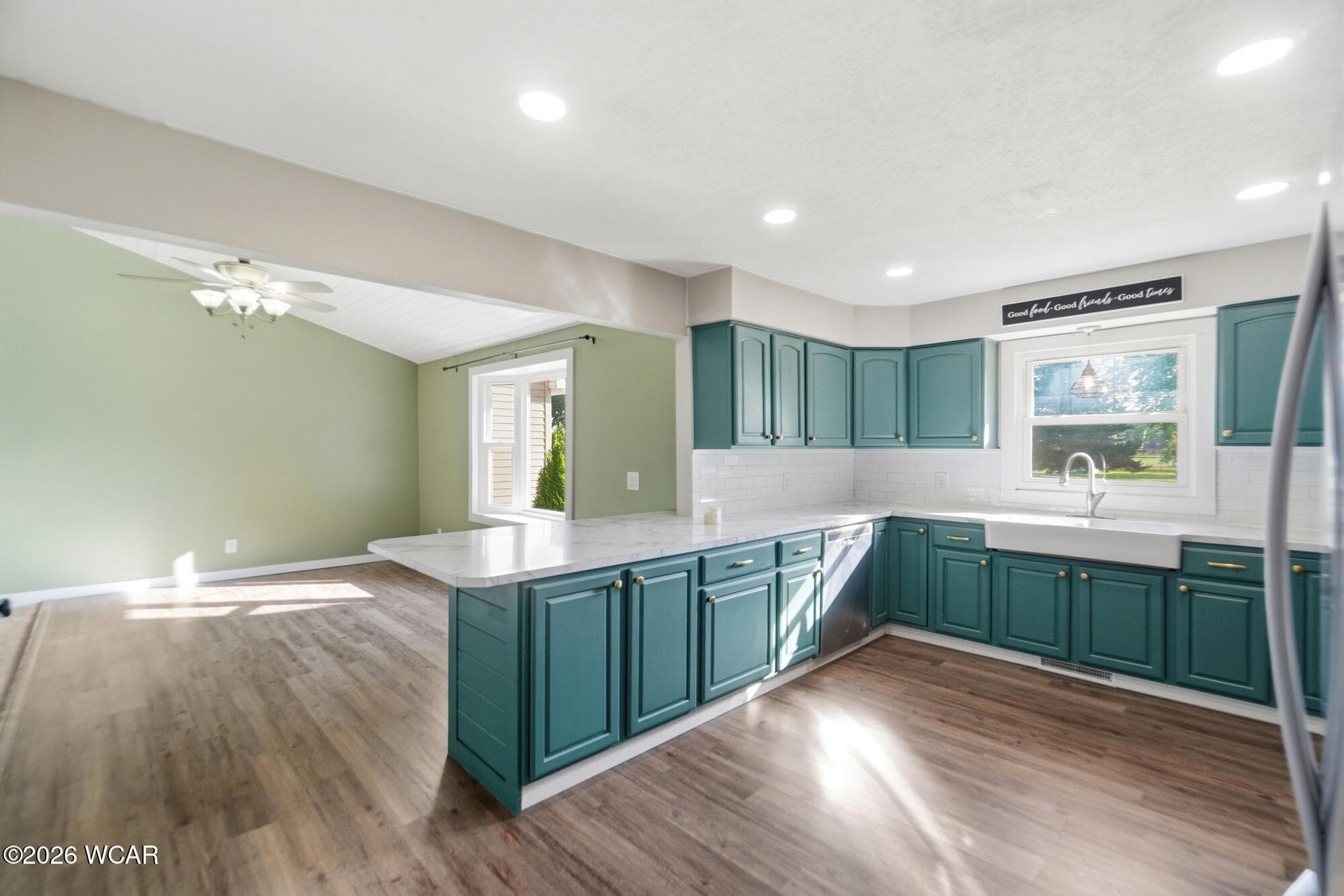 307 Greenlawn photo 5